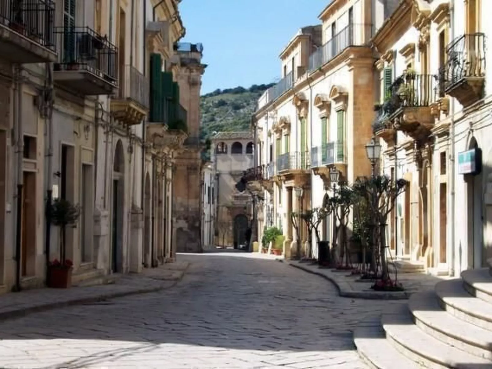 Steinhaus mit Panoramadachterrasse-Binnen