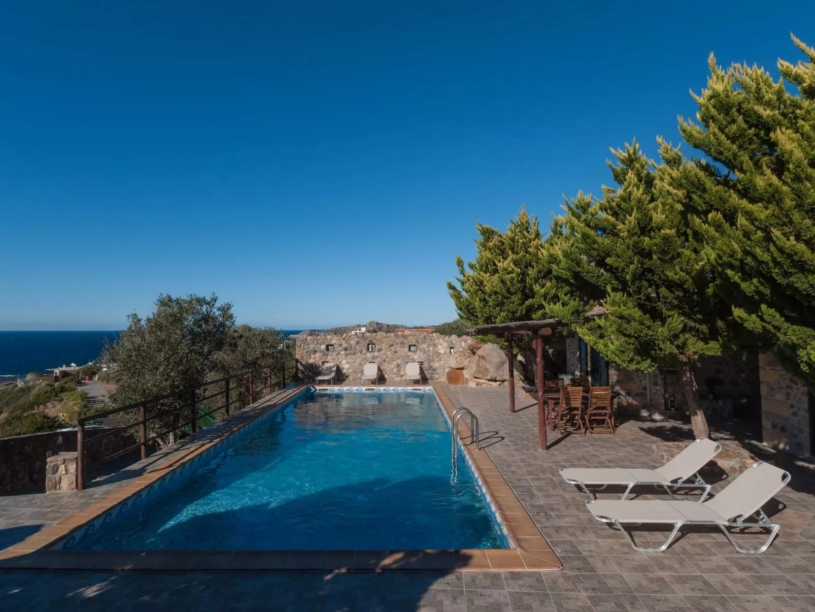 Traditionelle Villa mit Pool und Meerblick Elafonissi-Buiten