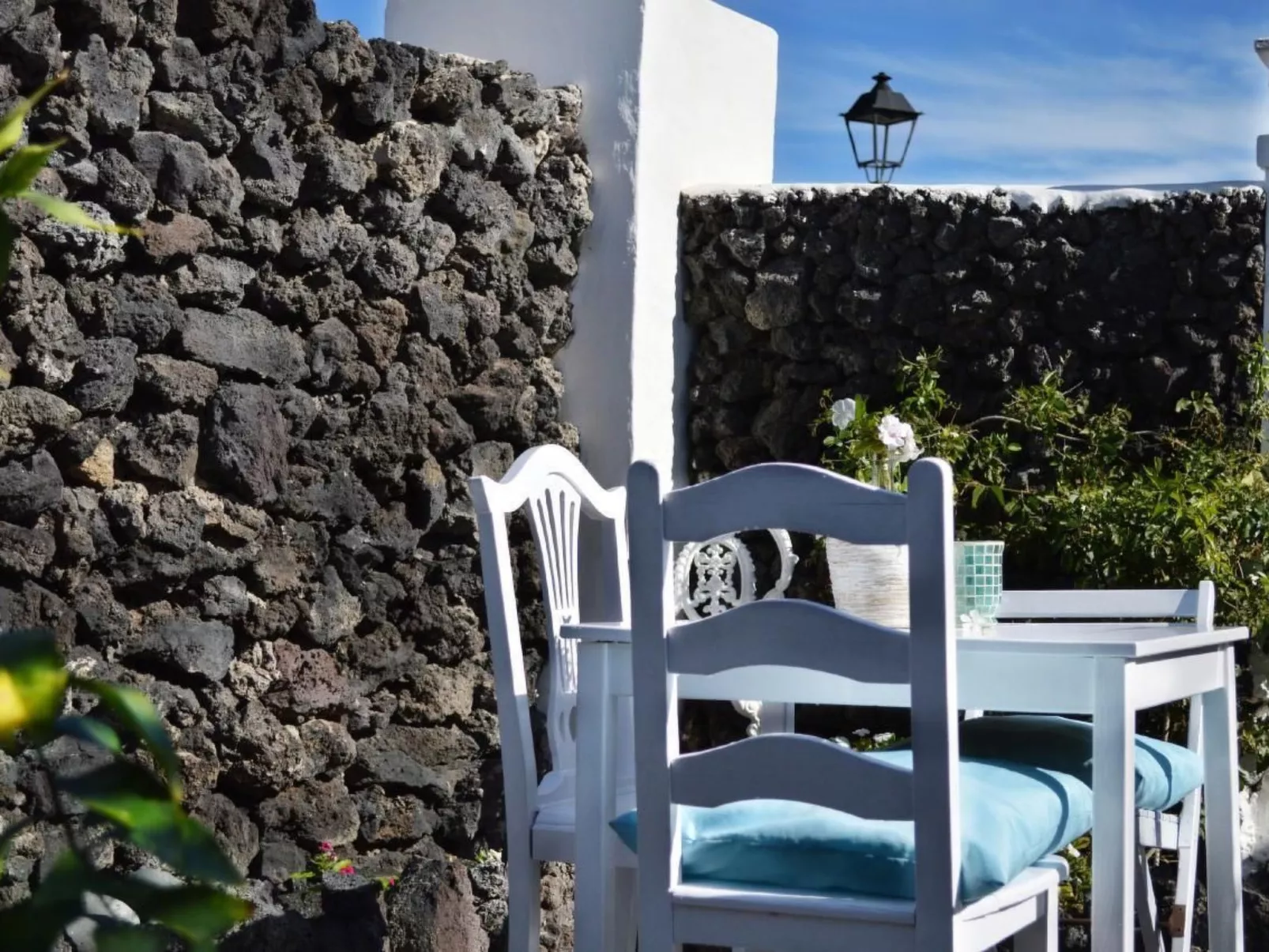 Lavastein-Bauernhaus Yazmina mit schönem Garten-Buiten