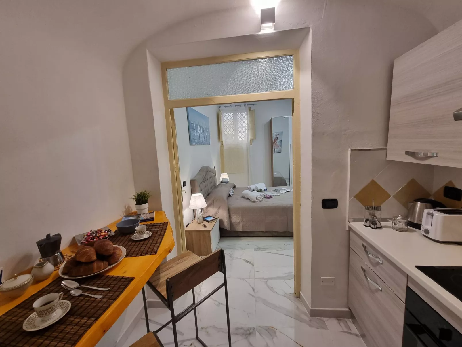 Donna Lidia von Holiday World