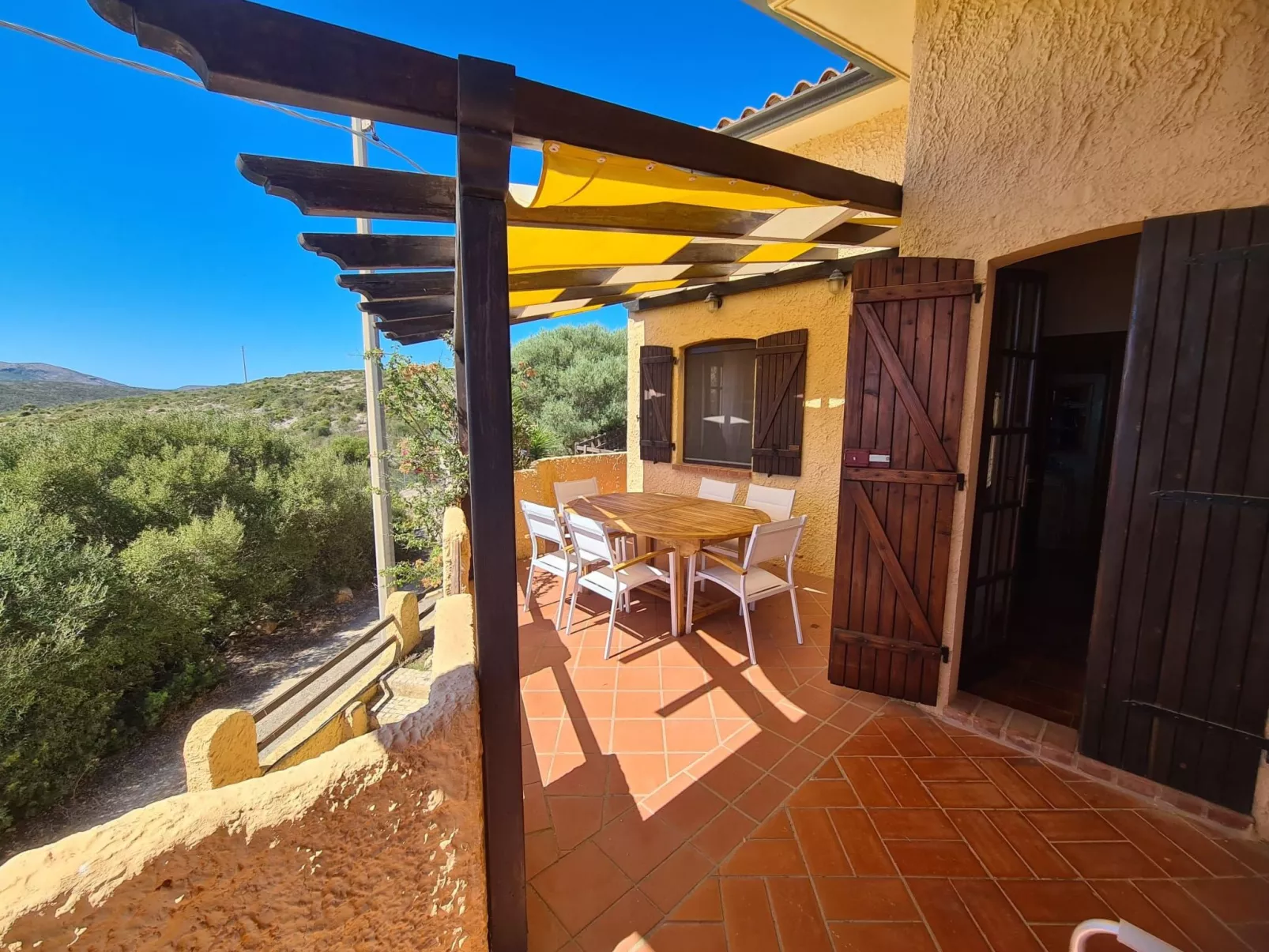 Villa mit Panoramablick-Buiten