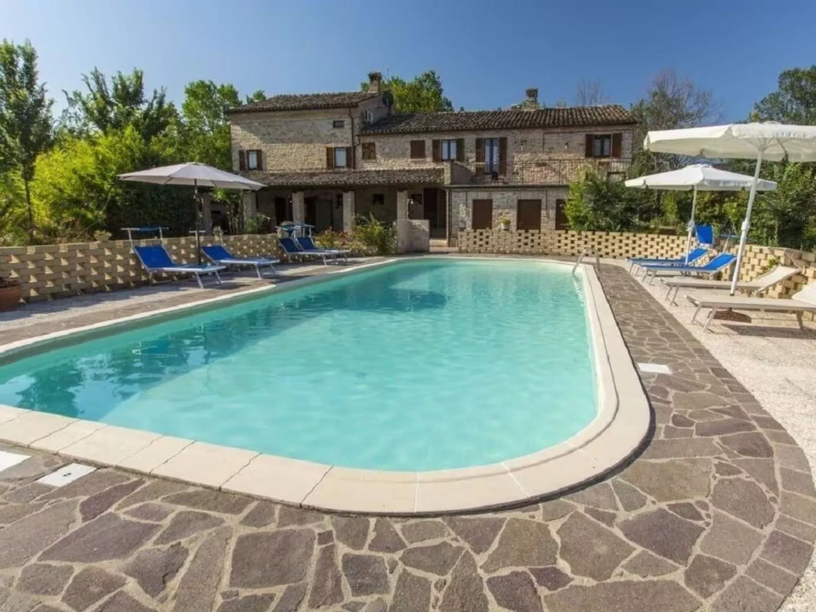 Erschwingliche Villa mit privatem Pool