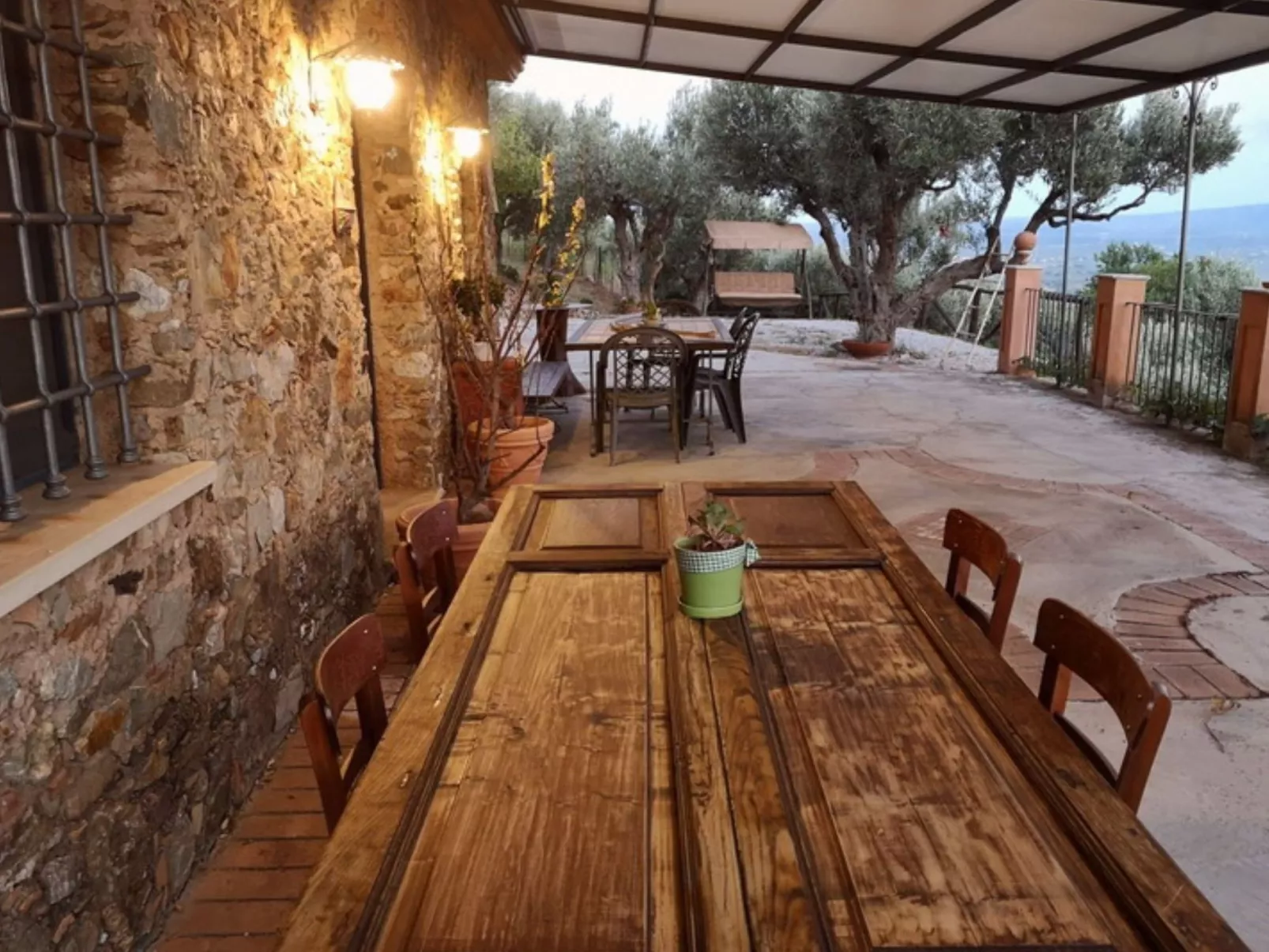 Wunderschöne Villa dei Feaci mit Pool-Buiten