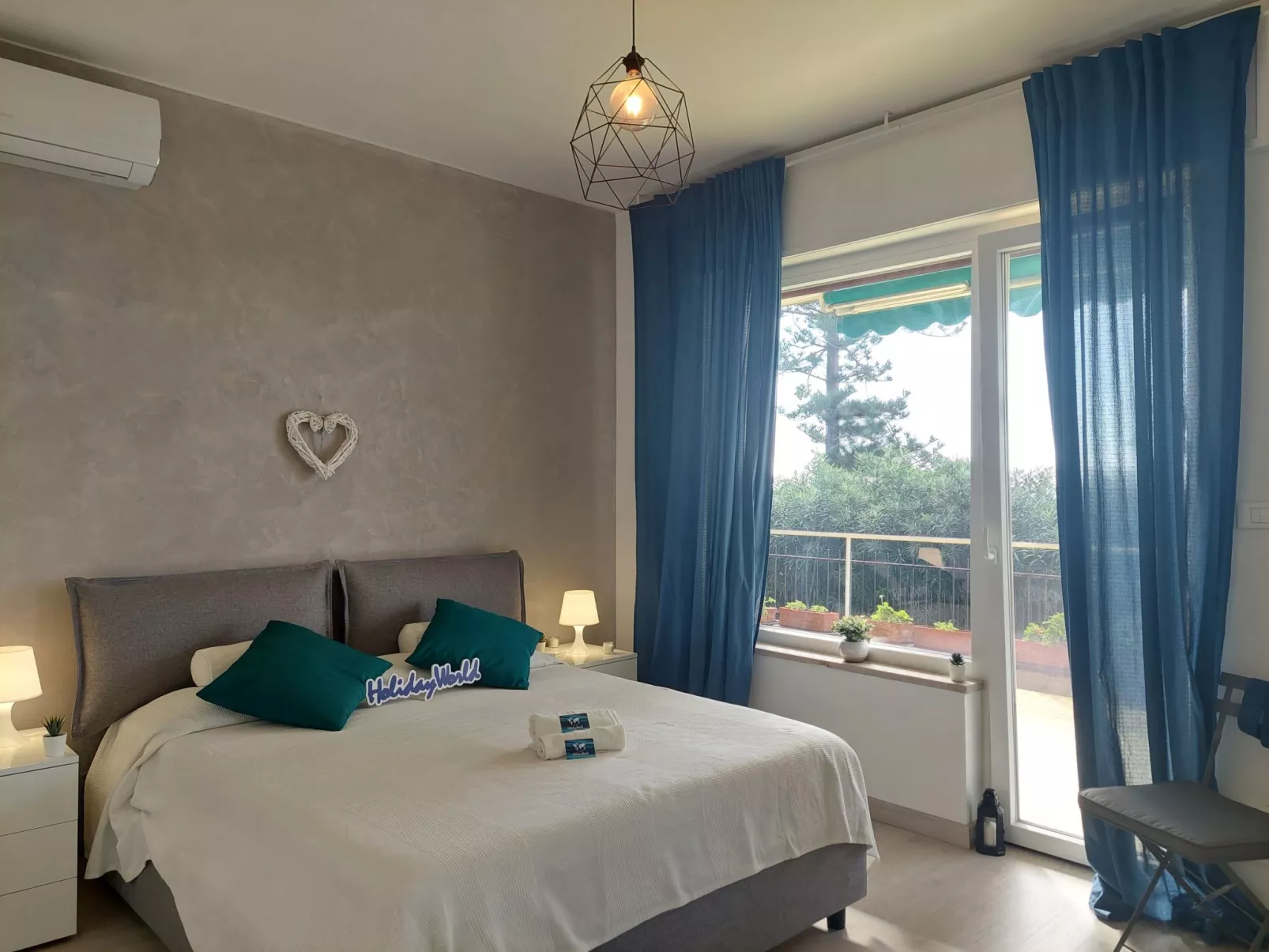 Seaside Heritage Retreat by Holiday World-Image-tags.info