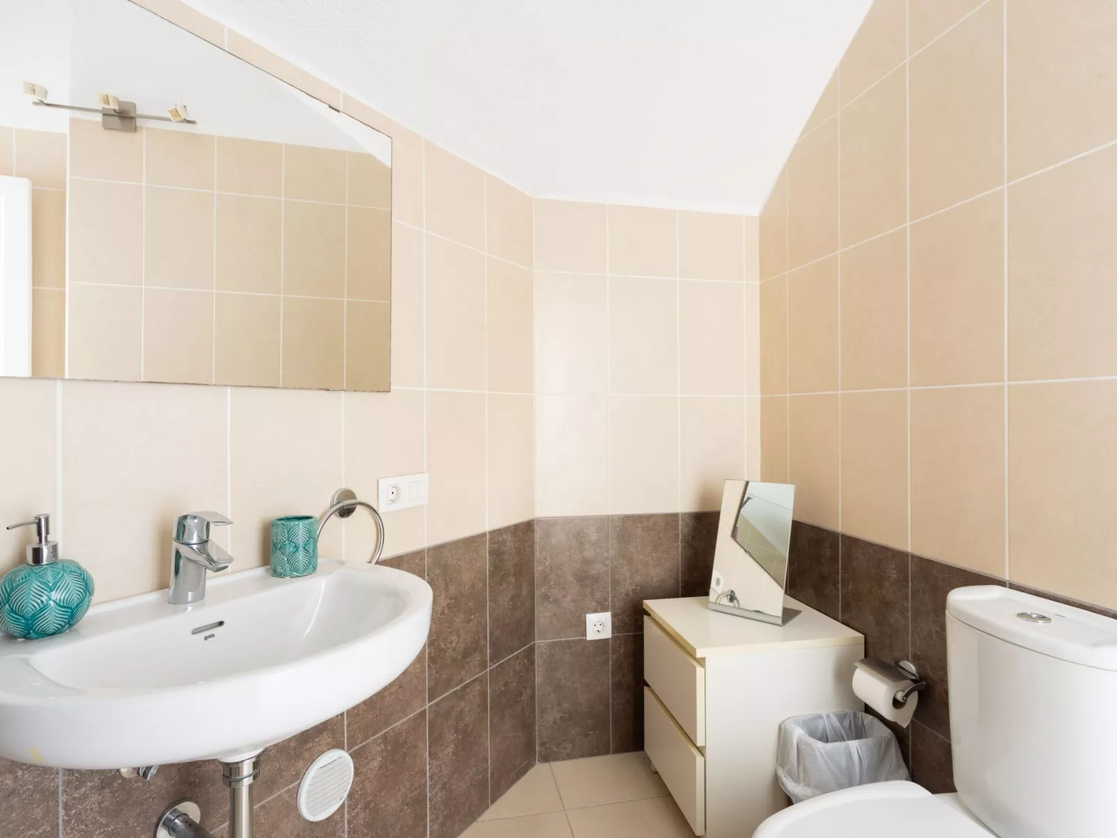 Exklusives Attic mit atemberaubendem Meerblick-Binnen