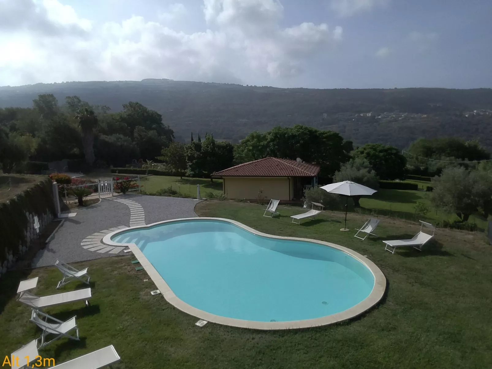 Villa im Grünen mit Schwimmbad, in der Nähe des Meeres