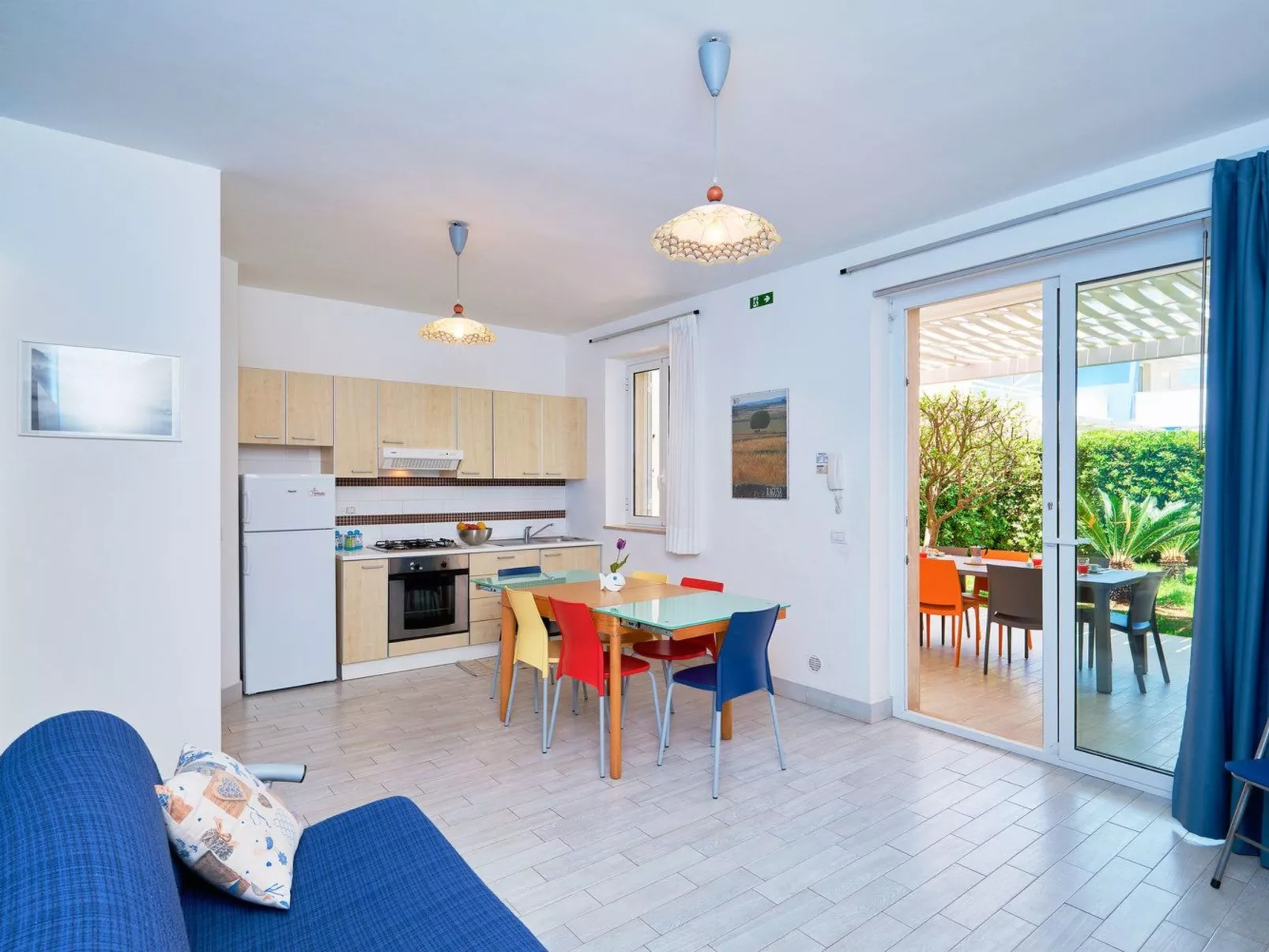 In Marina Di Ragusa mit Terrasse, Grill und Garten