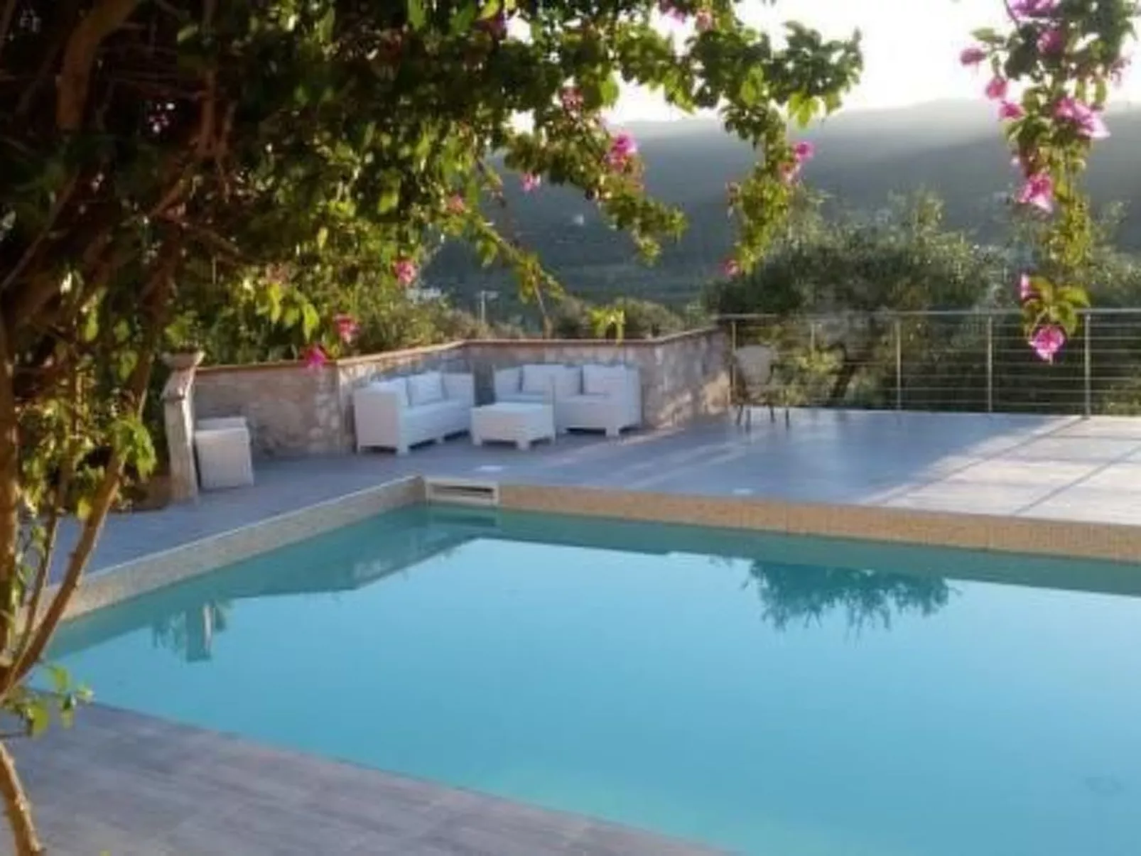 Mit Garten und Kinderschwimmbad-Image-tags.info