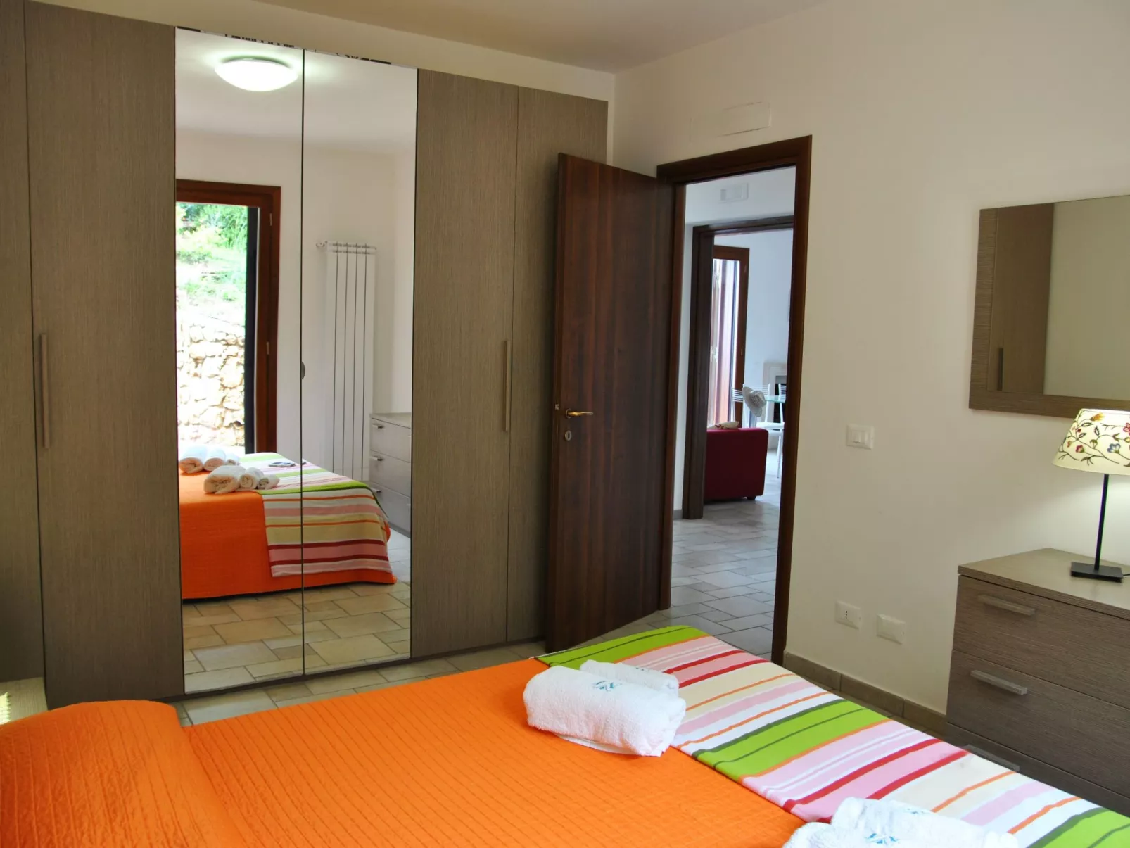 Doppelhaushälfte mit Gemeinschaftspool-Image-tags.info