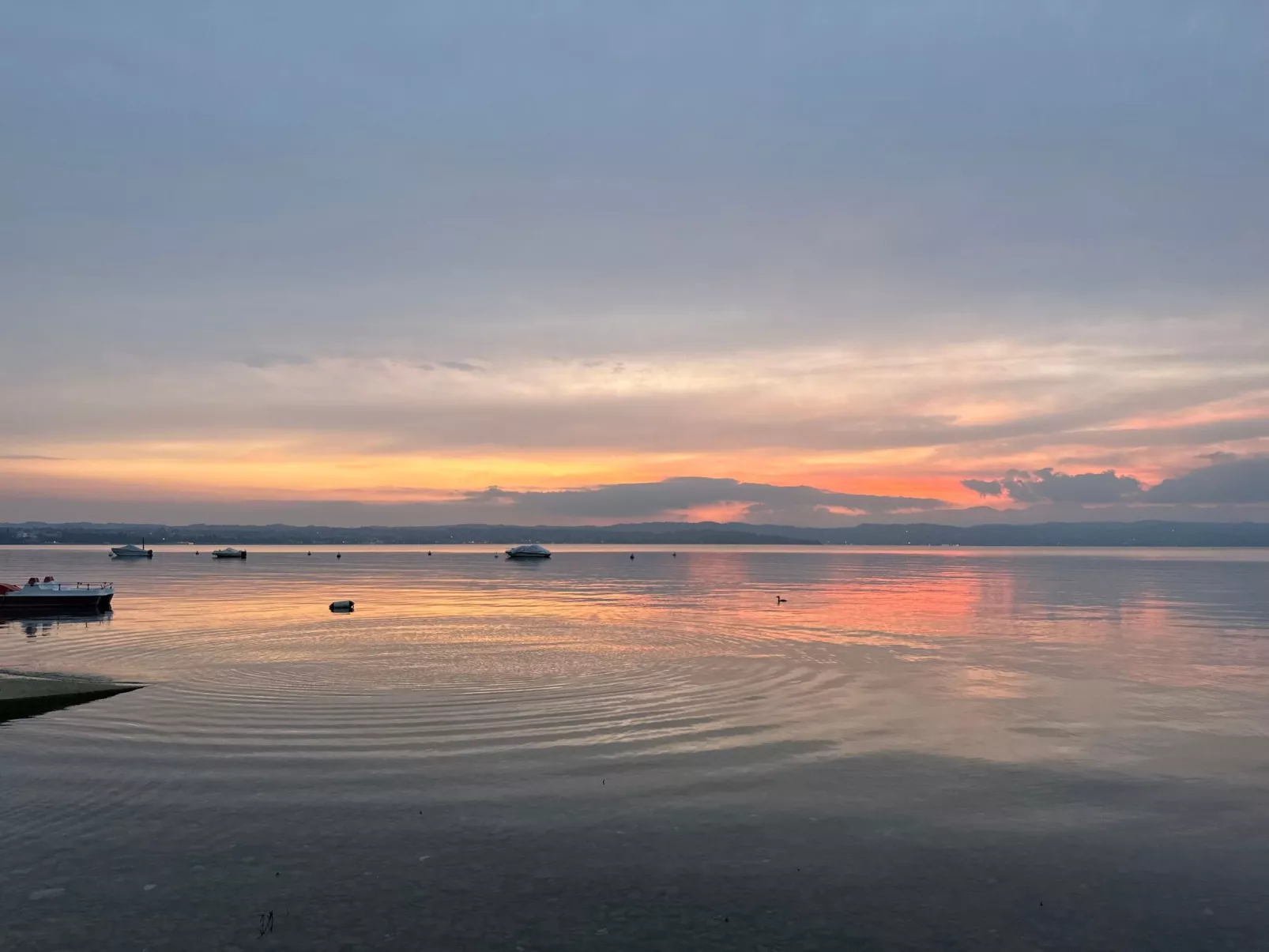 Schönes Studio-Apartment - Pool und Balkon-Buiten