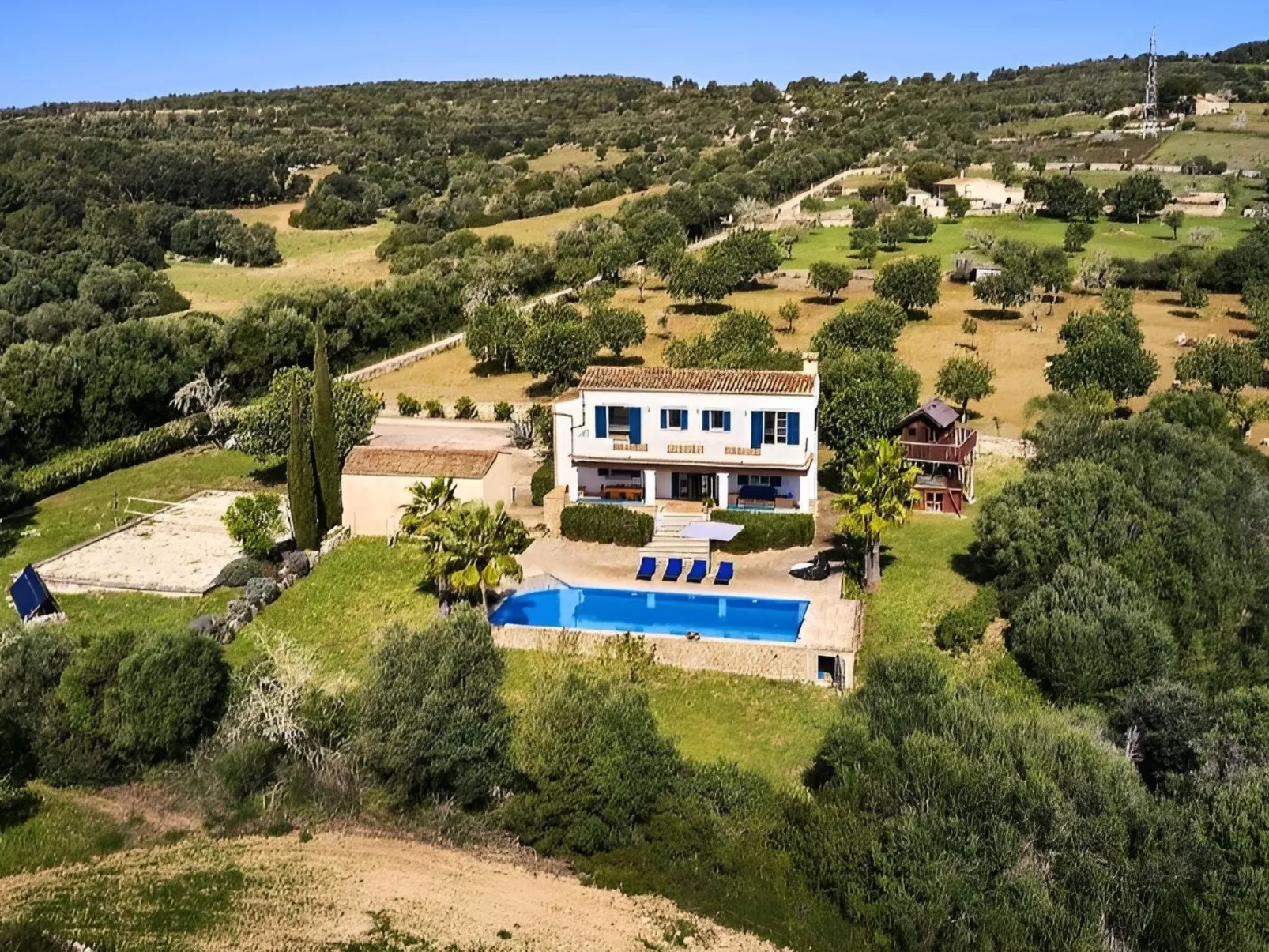 Ibizenkisches Haus mit Pool und Beachvolley-Blick-Image-tags.info