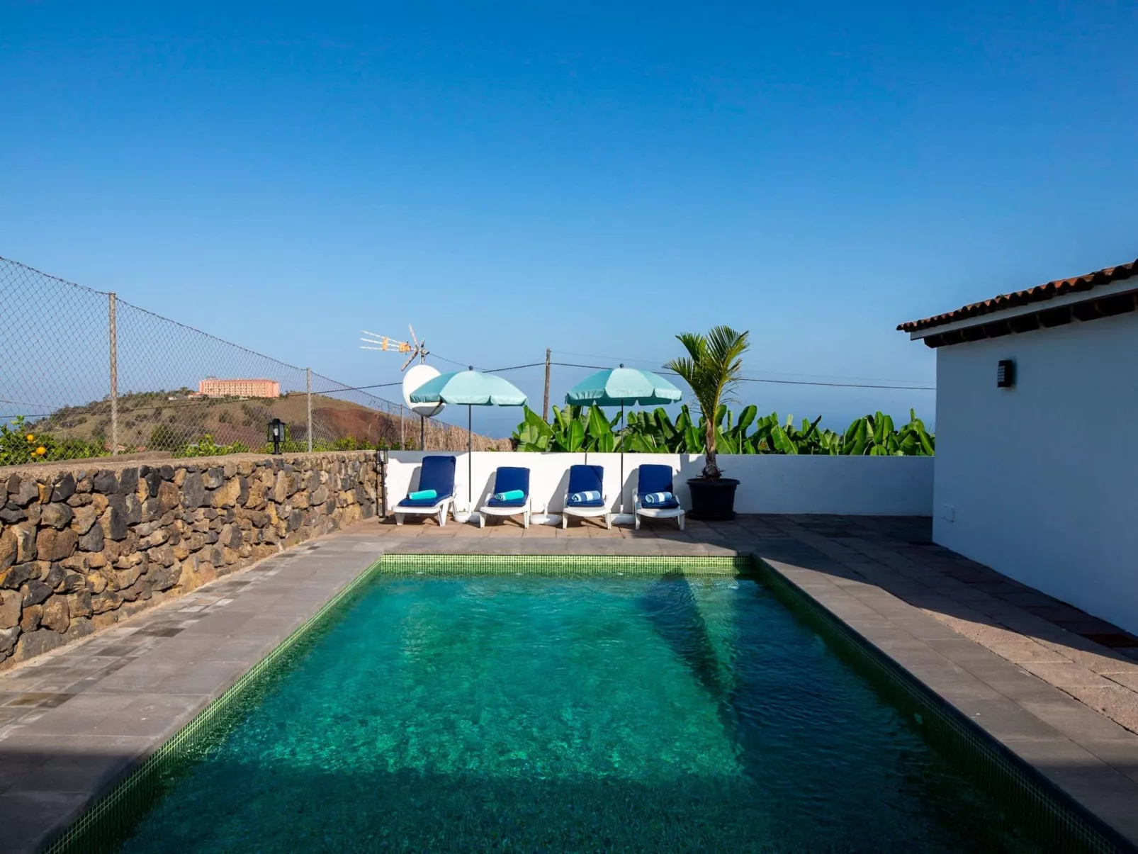 Cruz de los Martillos-Buiten