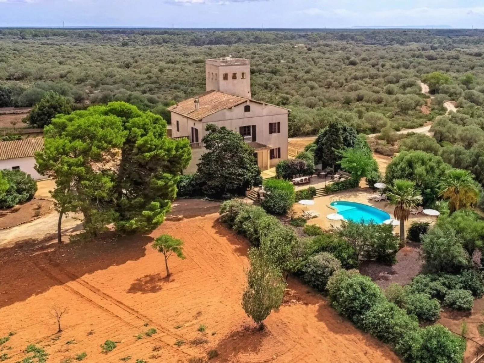 Großes Landhaus mit Schwimmbad in Meeresnähe-Image-tags.info