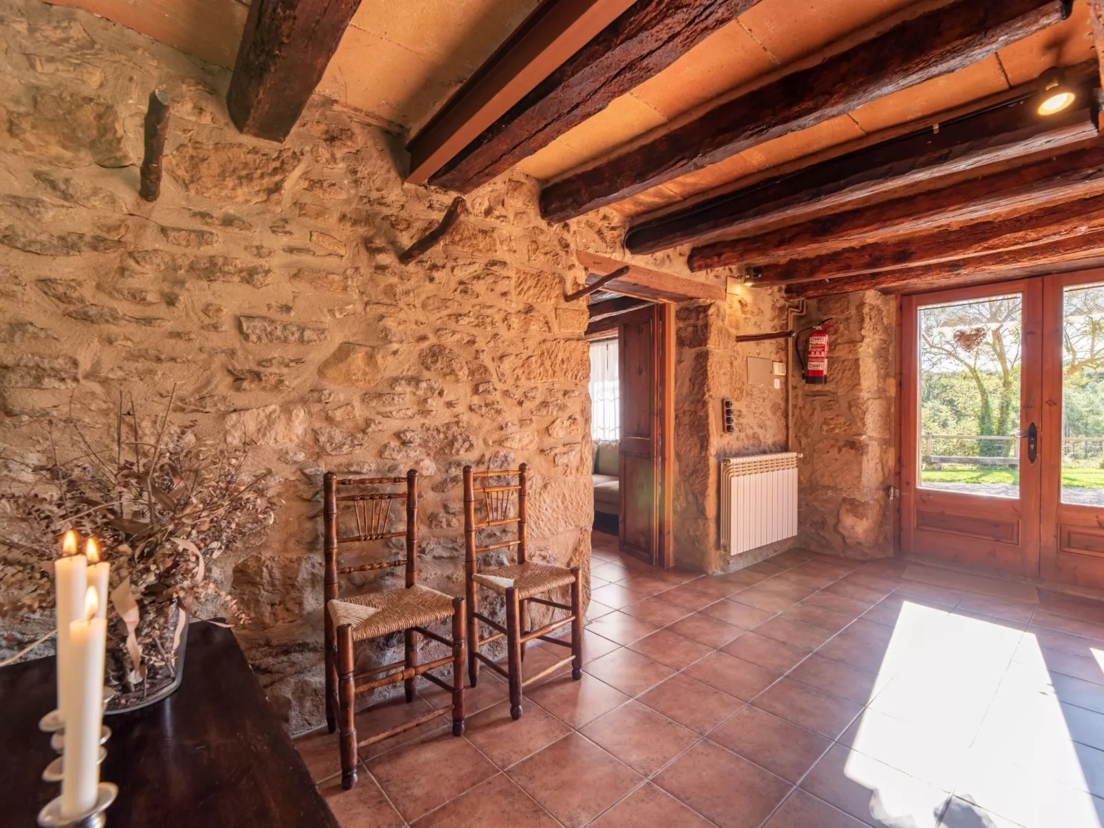 Mit privatem Pool-Buiten