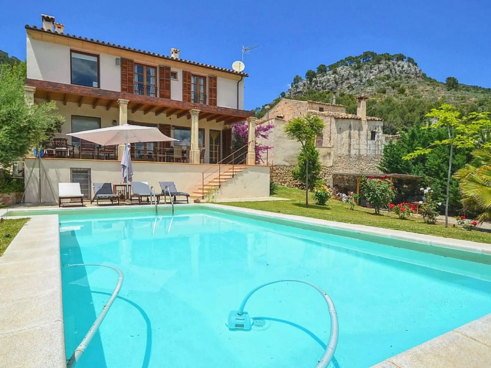 Chalet "Sacoma" mit Garten, Grill und Terrasse-Buiten