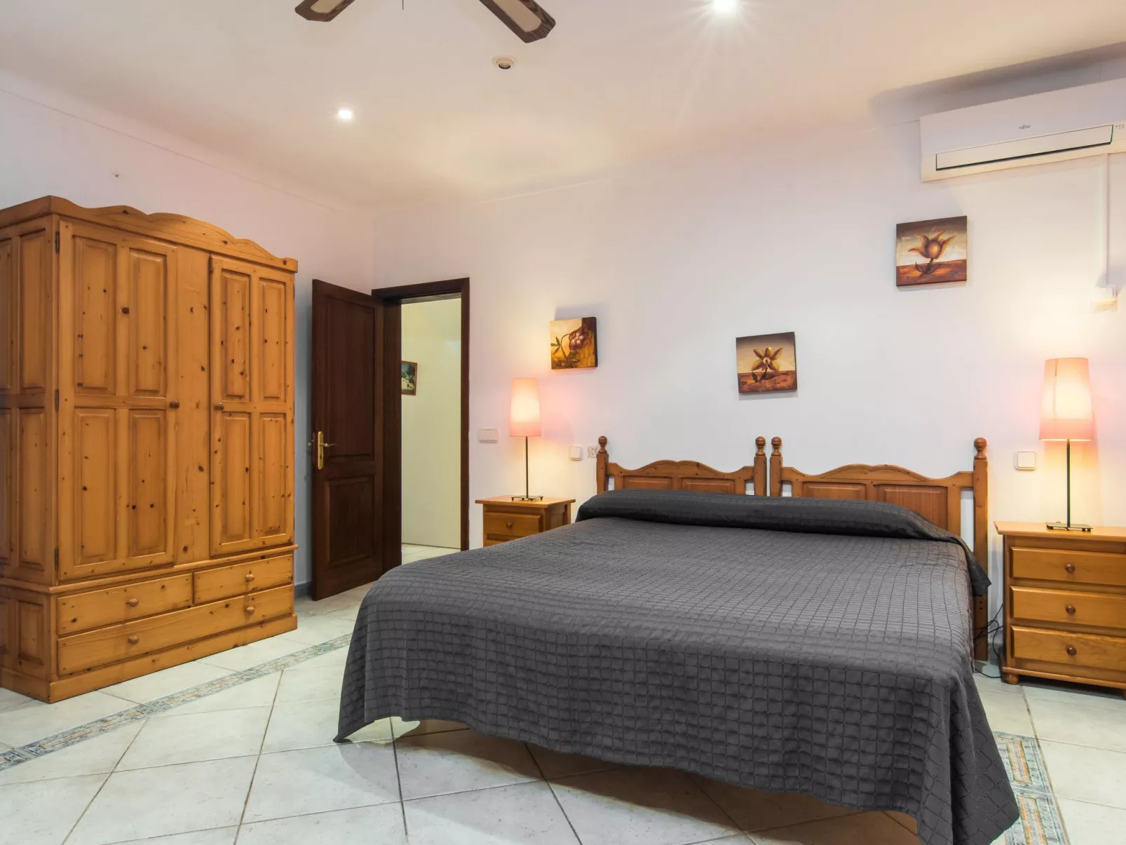 Sa Tanca nova mit Schwimmbad-Binnen