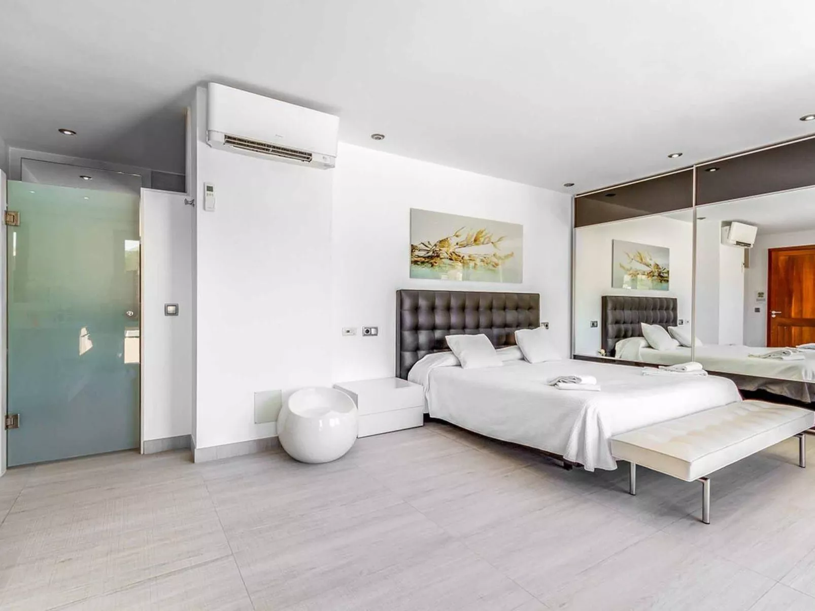 Schöne Villa im Zentrum von Cala Sant Vicenç-Image-tags.info