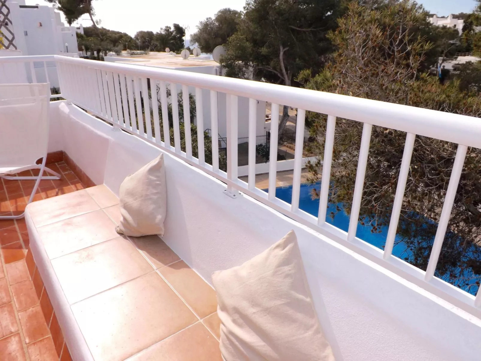 Bungalow con piscina-Buiten