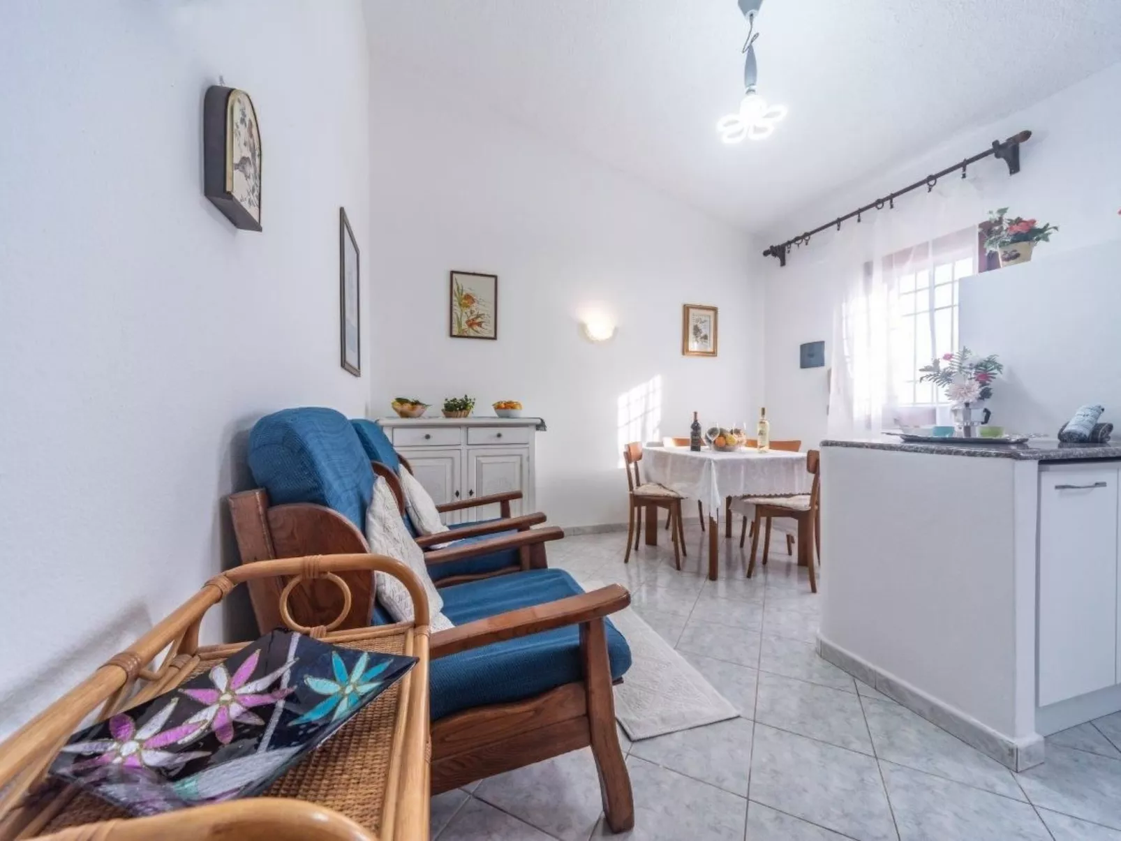 Wohnung in Villa am Meer und mit Meerblick-Binnen