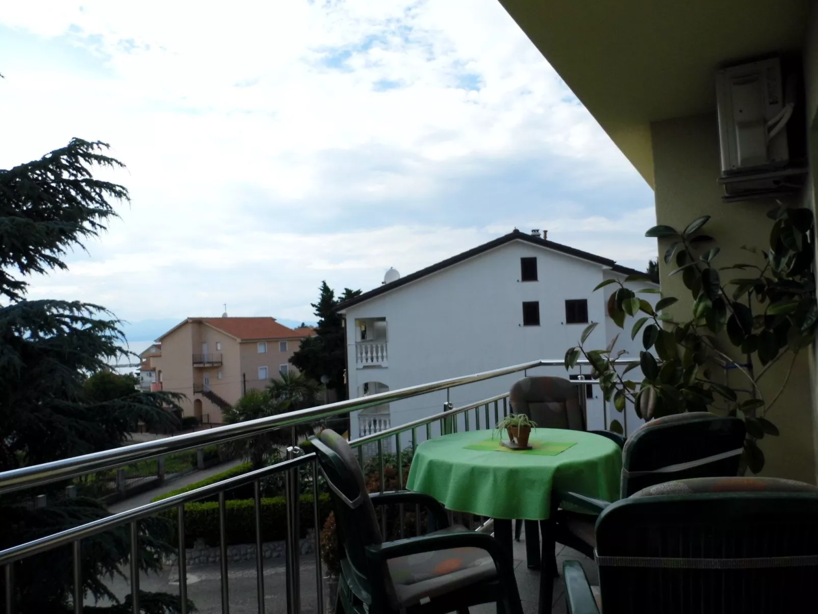 Wohnung in Radići mit geräumigem Balkon-Image-tags.info