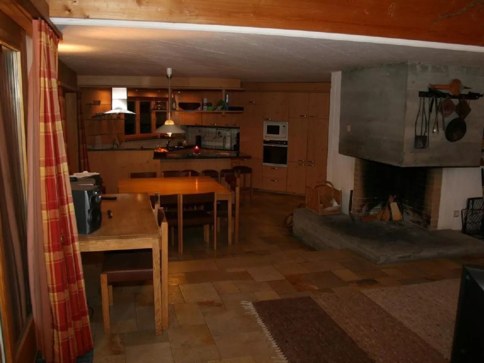 Haus Basilisk-Binnen