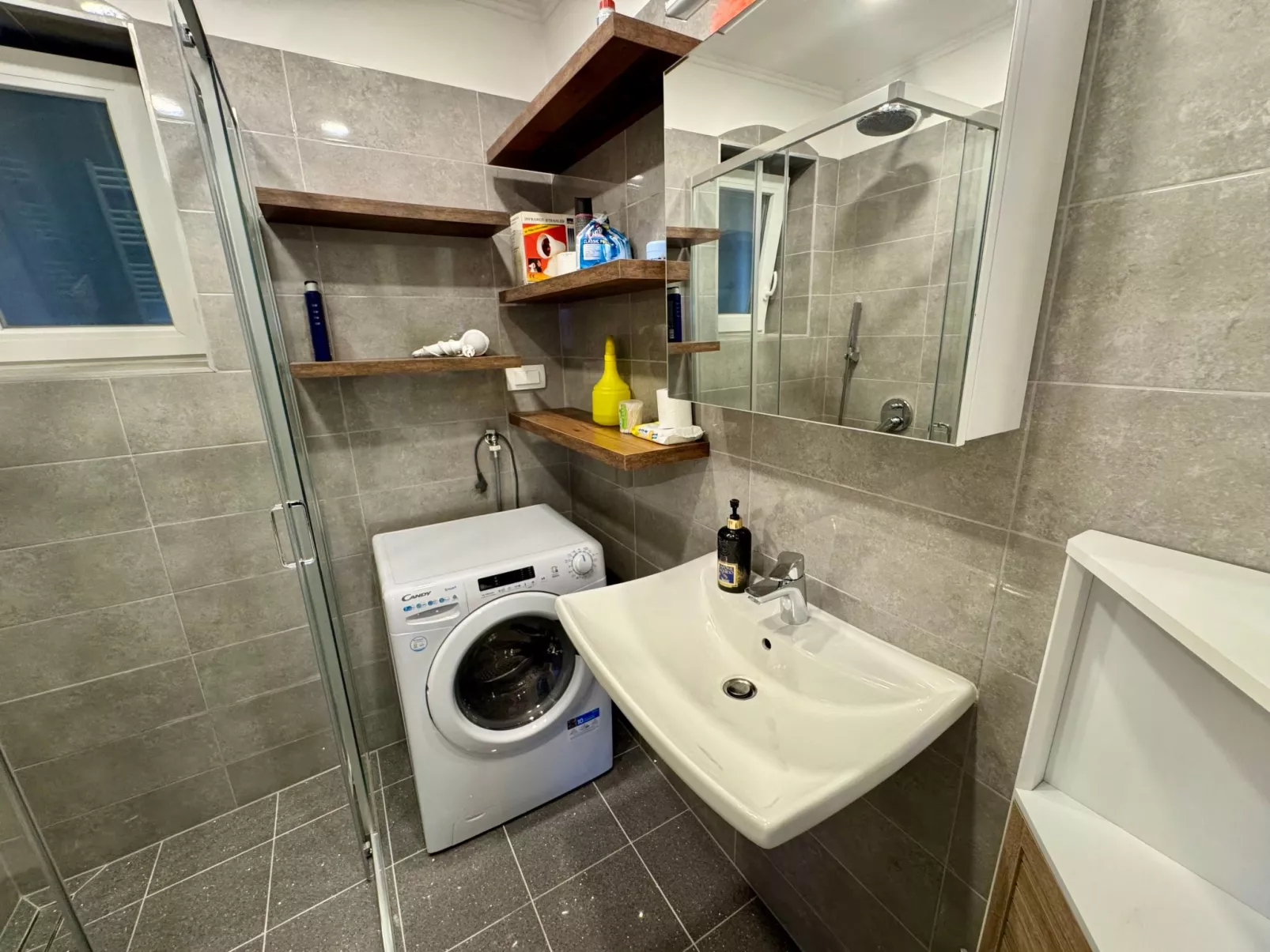 Apartment Toma 2-Image-tags.info