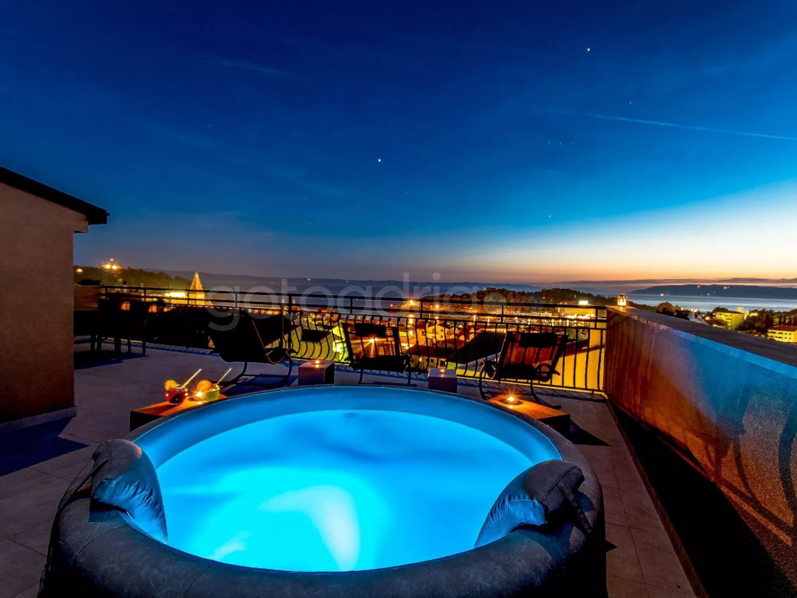 Penthouse Skytub - Buiten