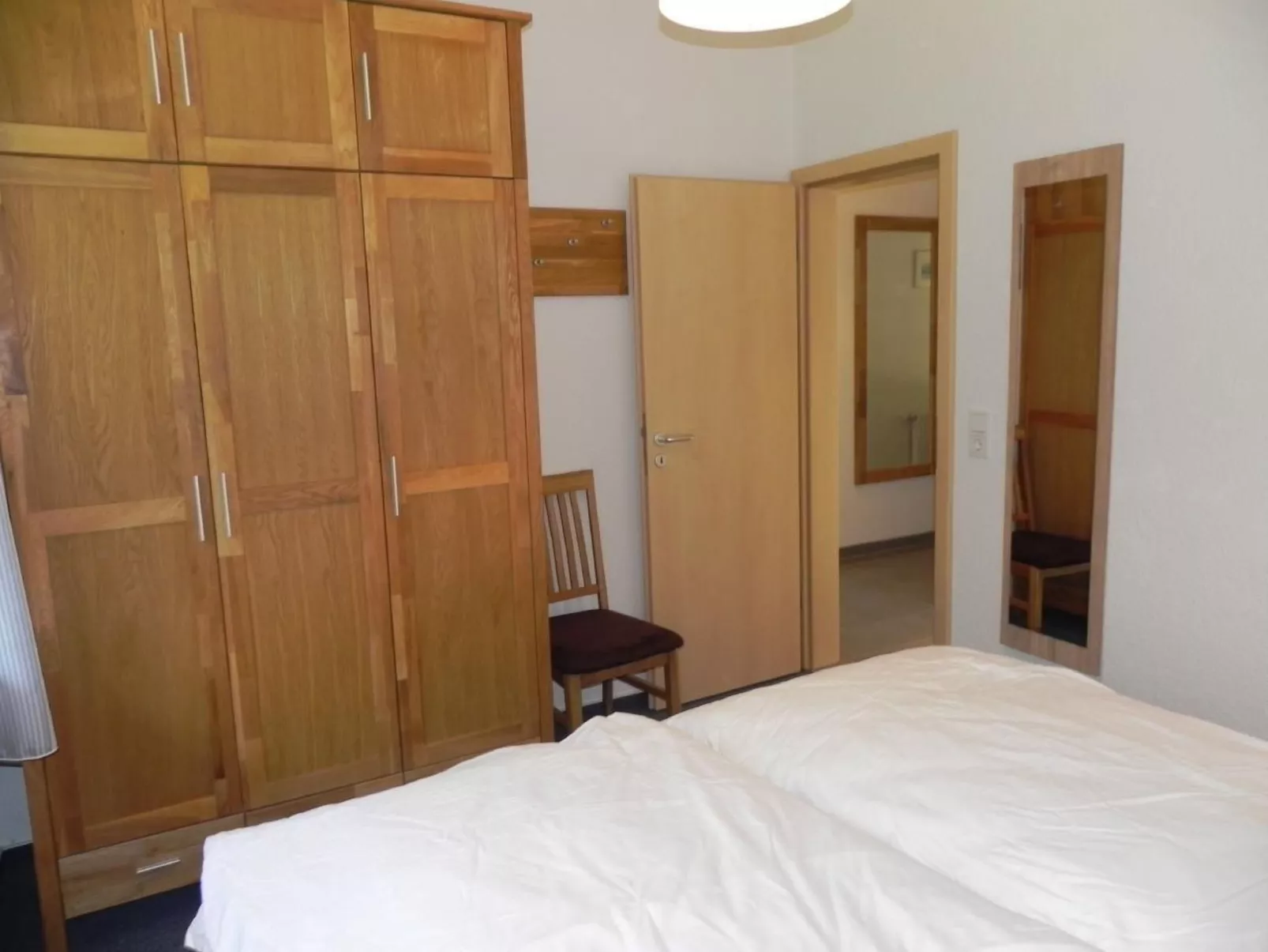 E19 Haus mit Wintergarten, Terrasse und Garten-Binnen