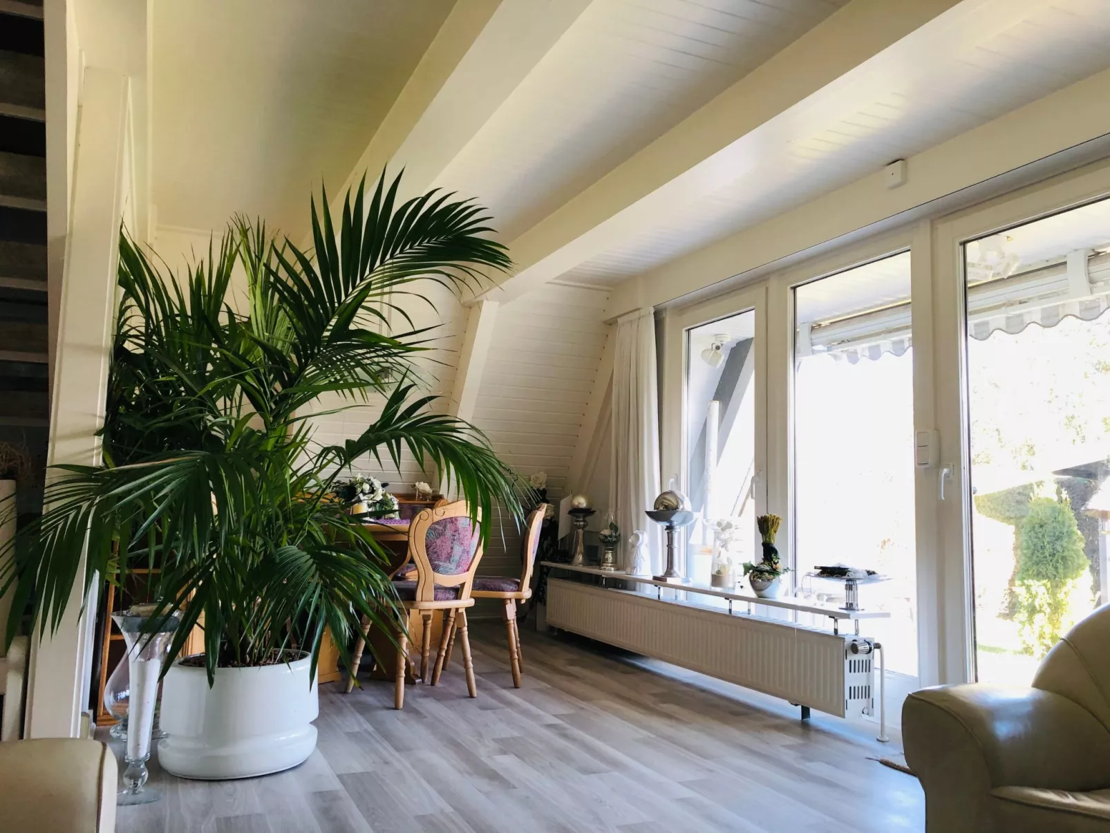 Nurdachhaus in Burhave mit Garten-Image-tags.info