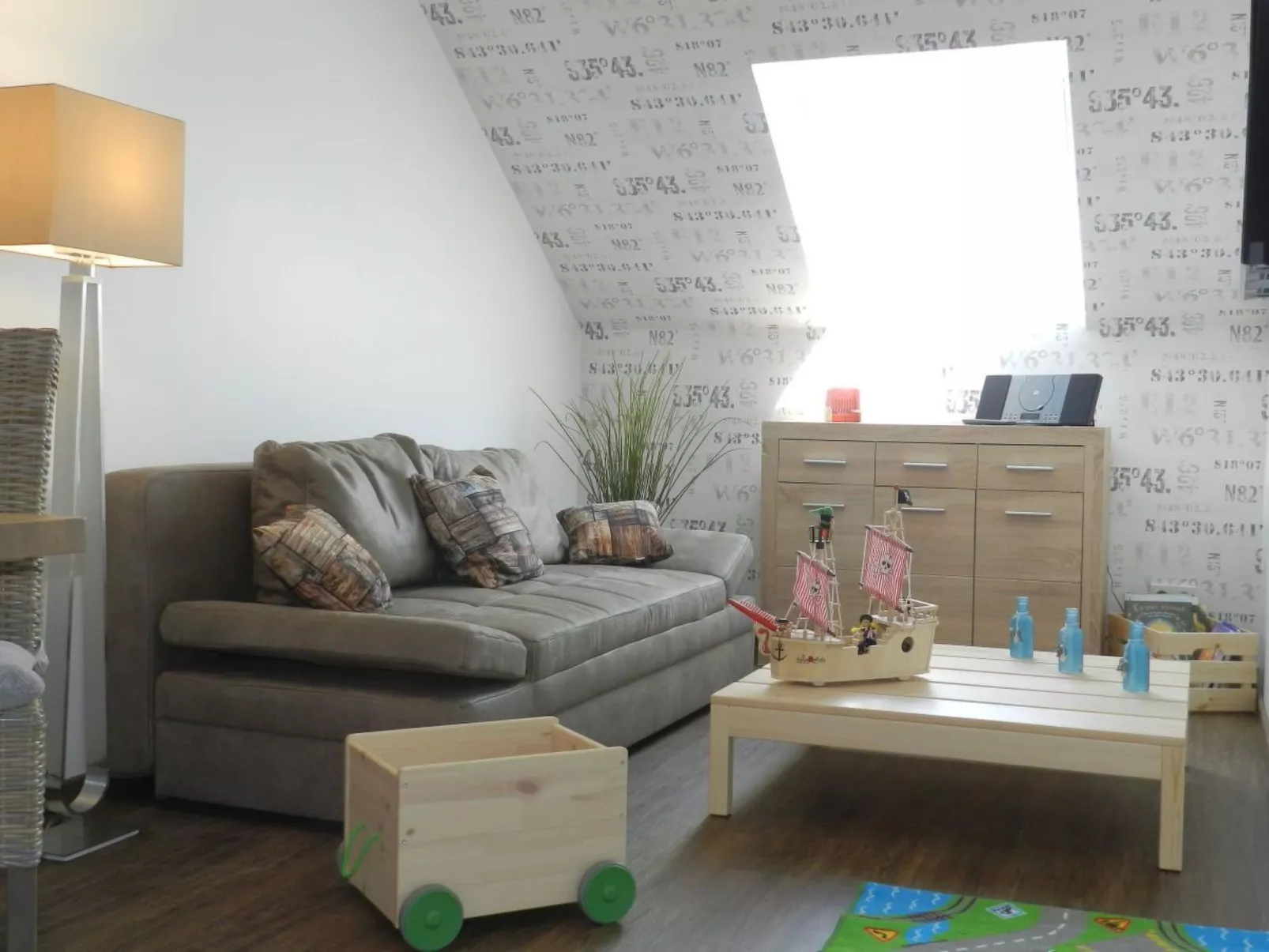 In Burhave mit Kleinem Garten-Binnen