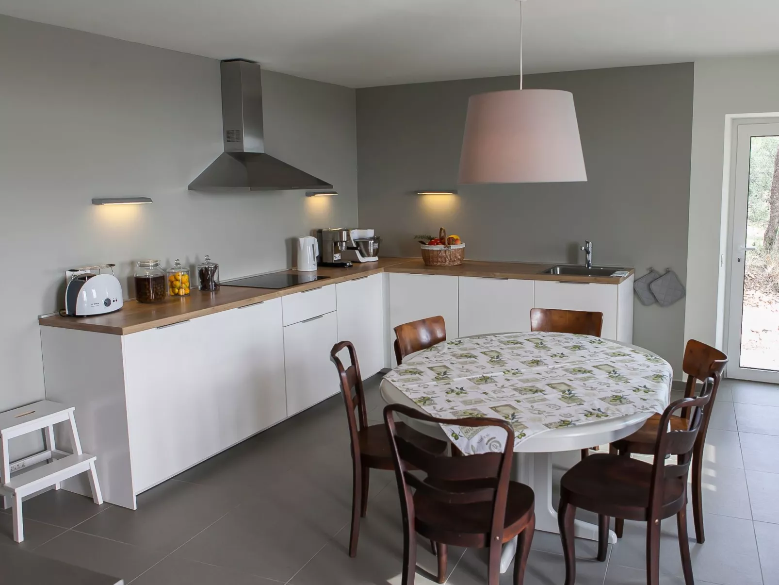 Villa Ella mit Infinity-Pool-Binnen