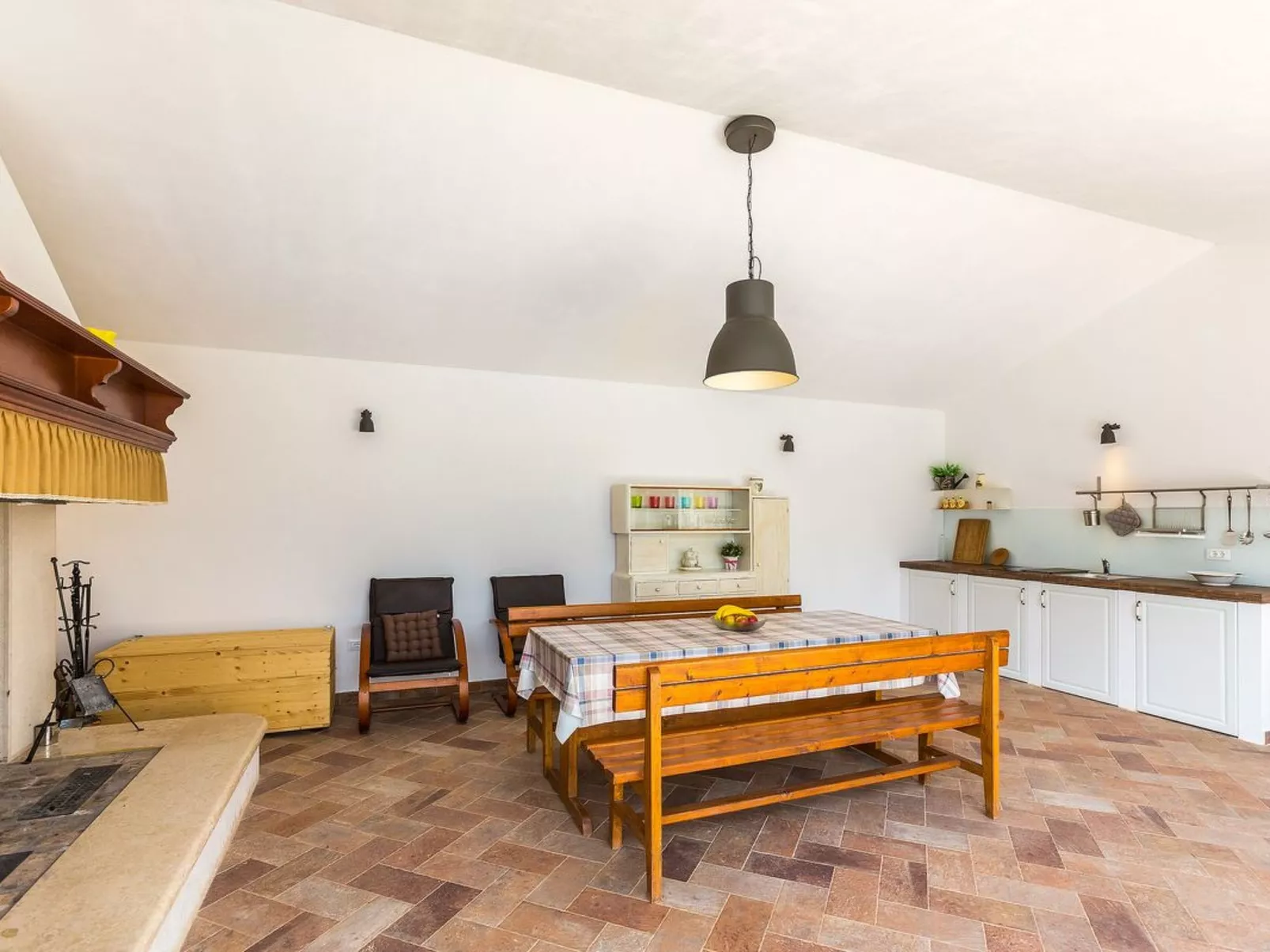 In Kavran mit Privatem Pool-Binnen