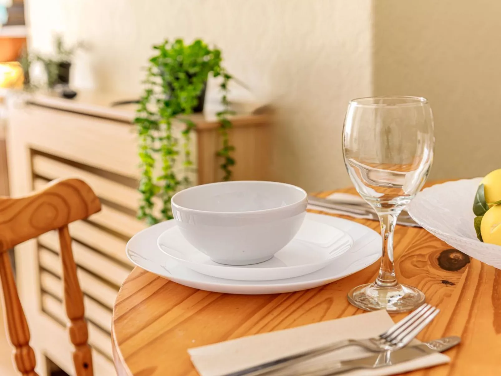 "3-Bett-Haus mit Parkplatz und Büro"