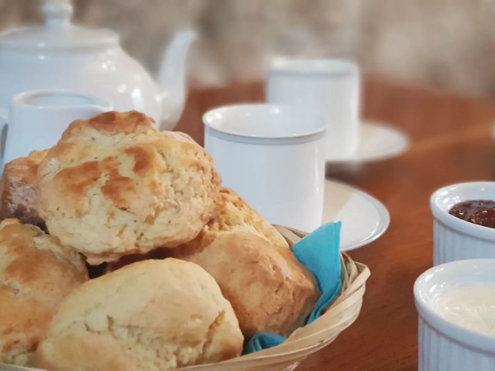 Idyllisches Landhaus mit wunderschönem Garten-Buiten