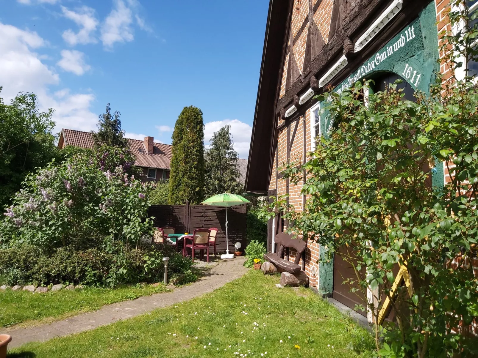 Wohnung in Jameln mit Garten, Grill und Terrasse-Buiten