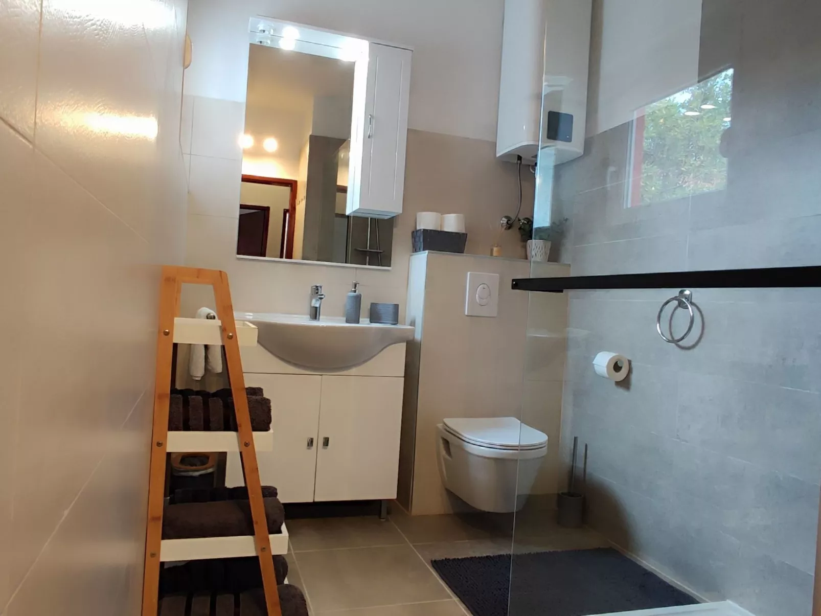 Komplex Oliva mit Pool und großem Garten-Image-tags.info