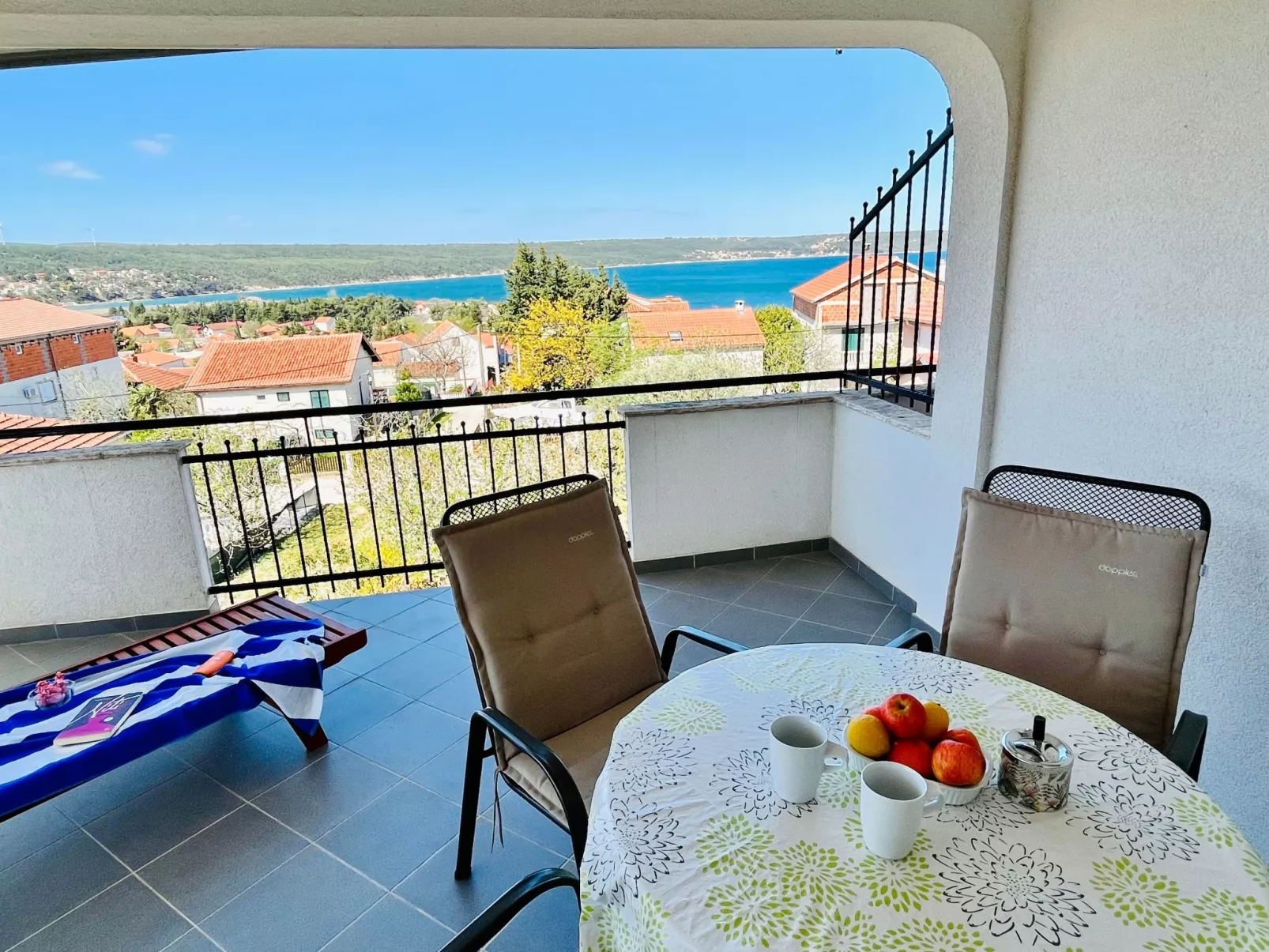 Neu erbautes Apartment mit großem Balkon-Image-tags.info