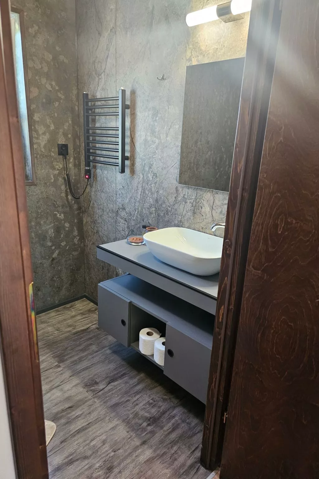 "Brown House" mit eigener Terrasse-Binnen