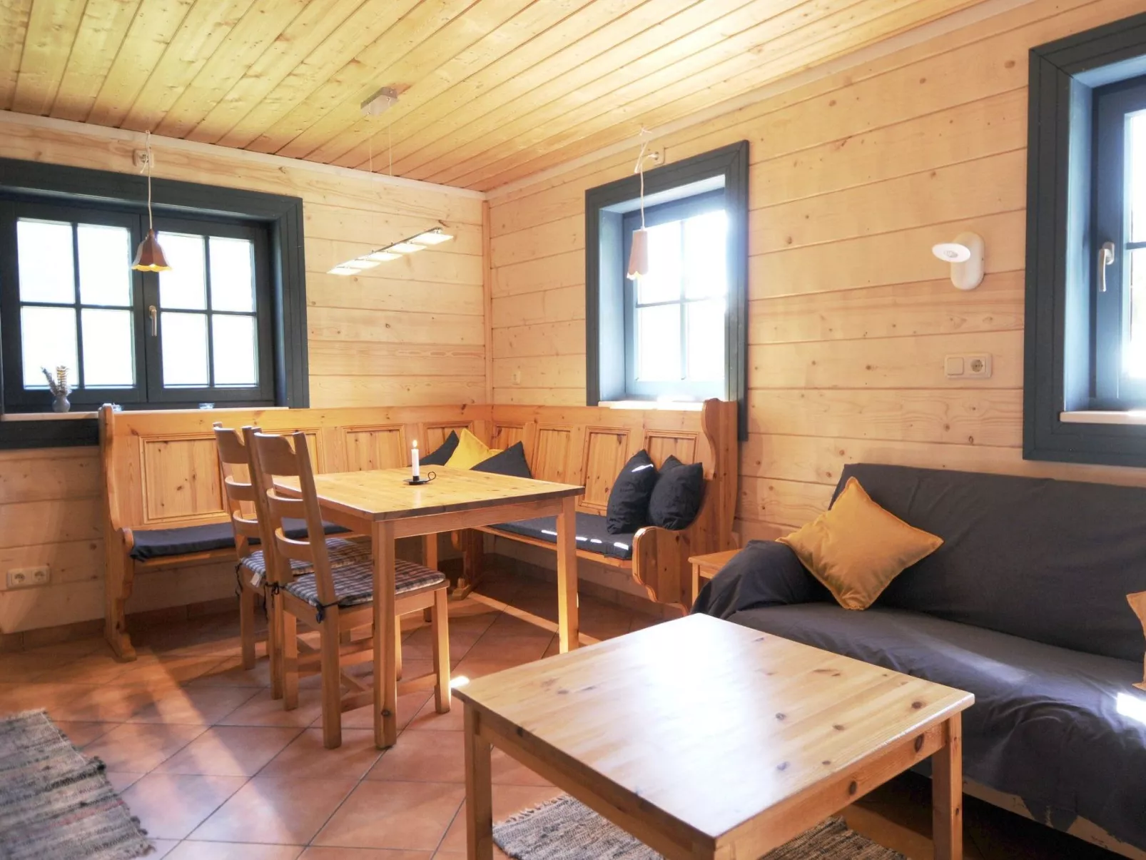 Gemütliches Blockhaus mit Kamin im Oviksfjäll-Binnen