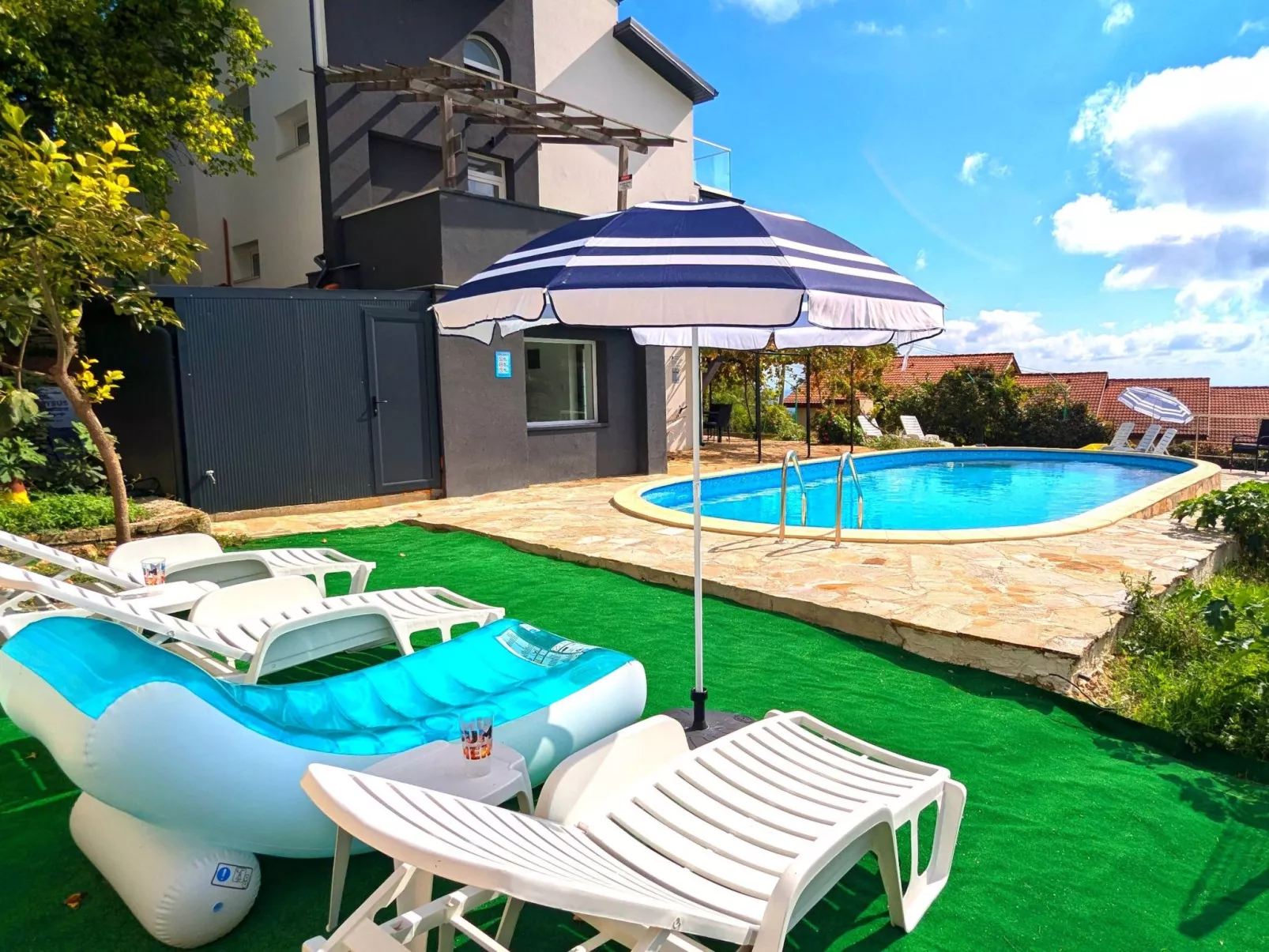 Familienvilla "Dionysus" mit Pool und Meerblick