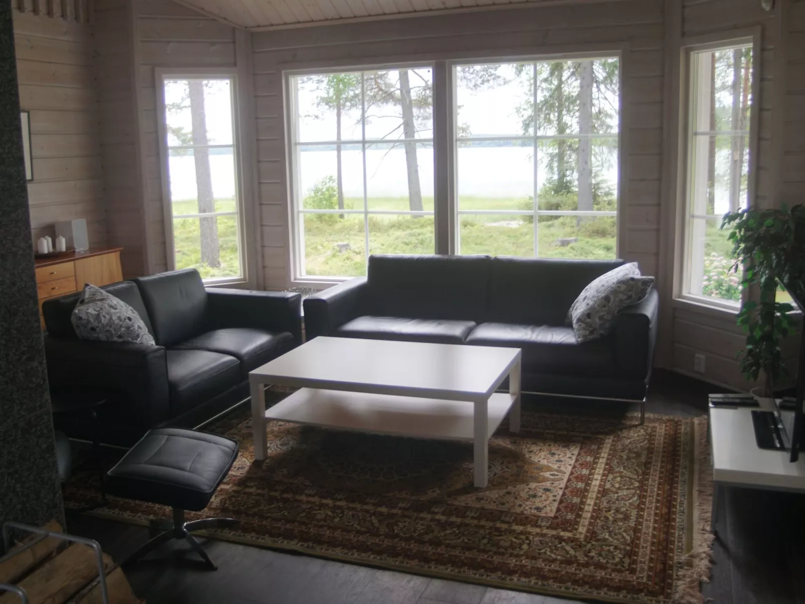 Ferienvilla mit Sauna und Garten am See-Image-tags.info