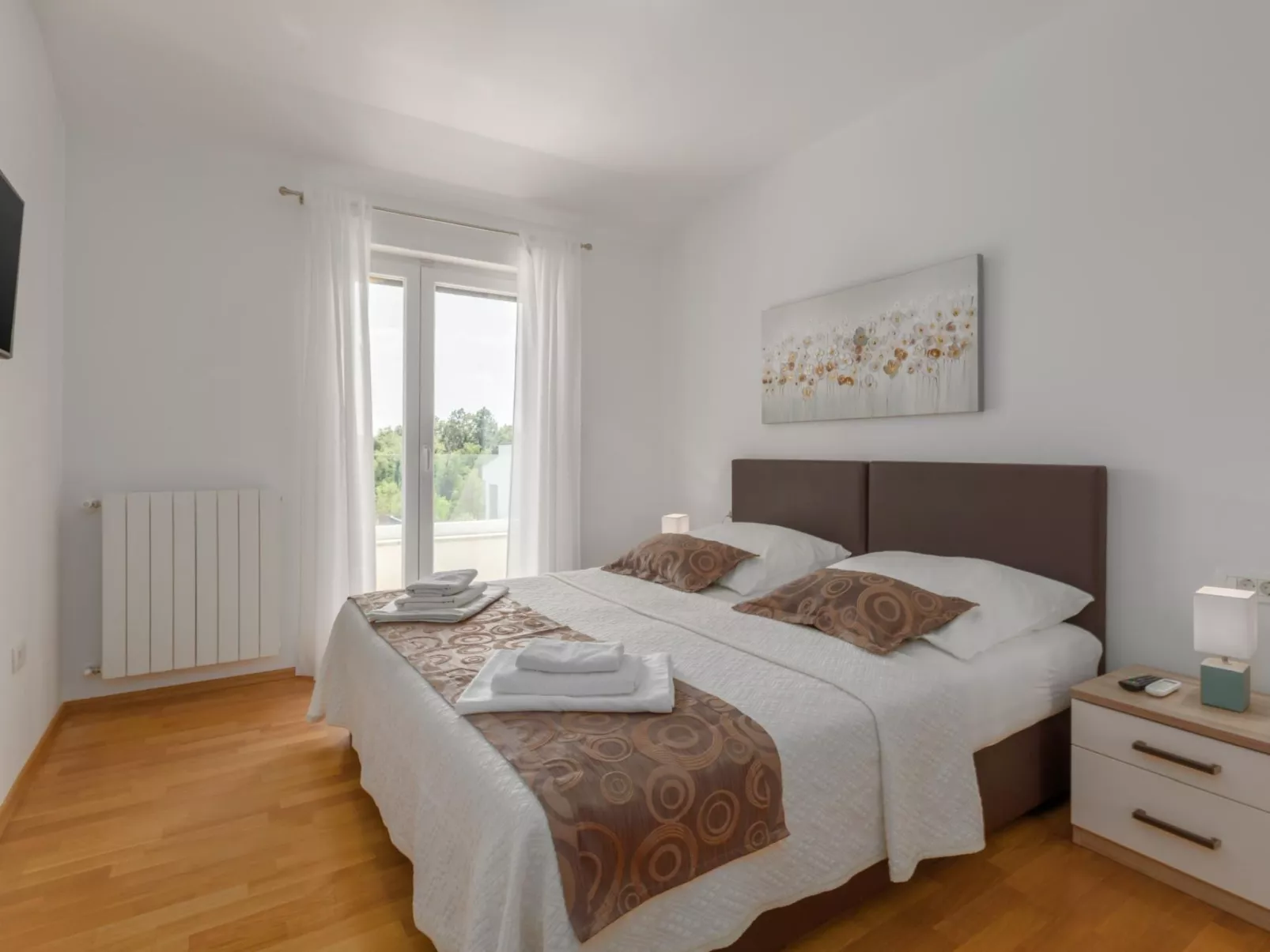 Villa Tonka-Image-tags.info