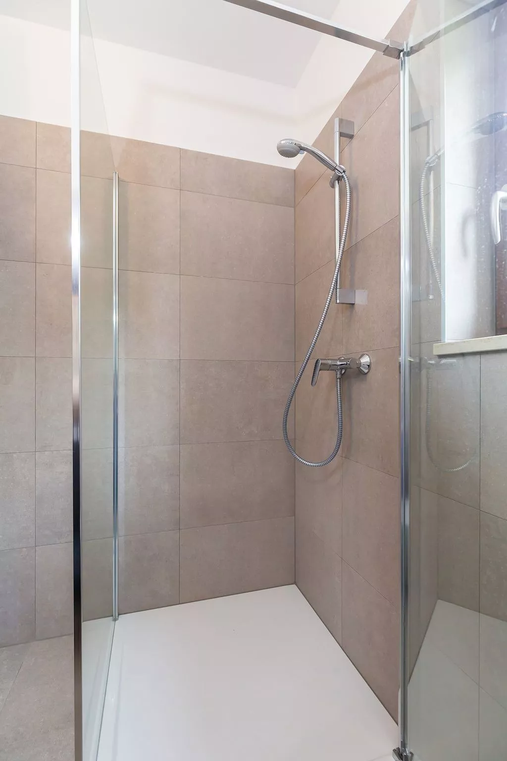 Modernes Apartment mit Balkon und Gemeinschaftsgarten am Waldrand-Binnen