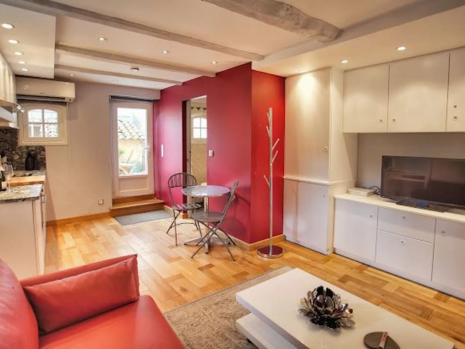 SCHÖNES STUDIO MIT GARTEN FÜR 2 IM DORF-Binnen