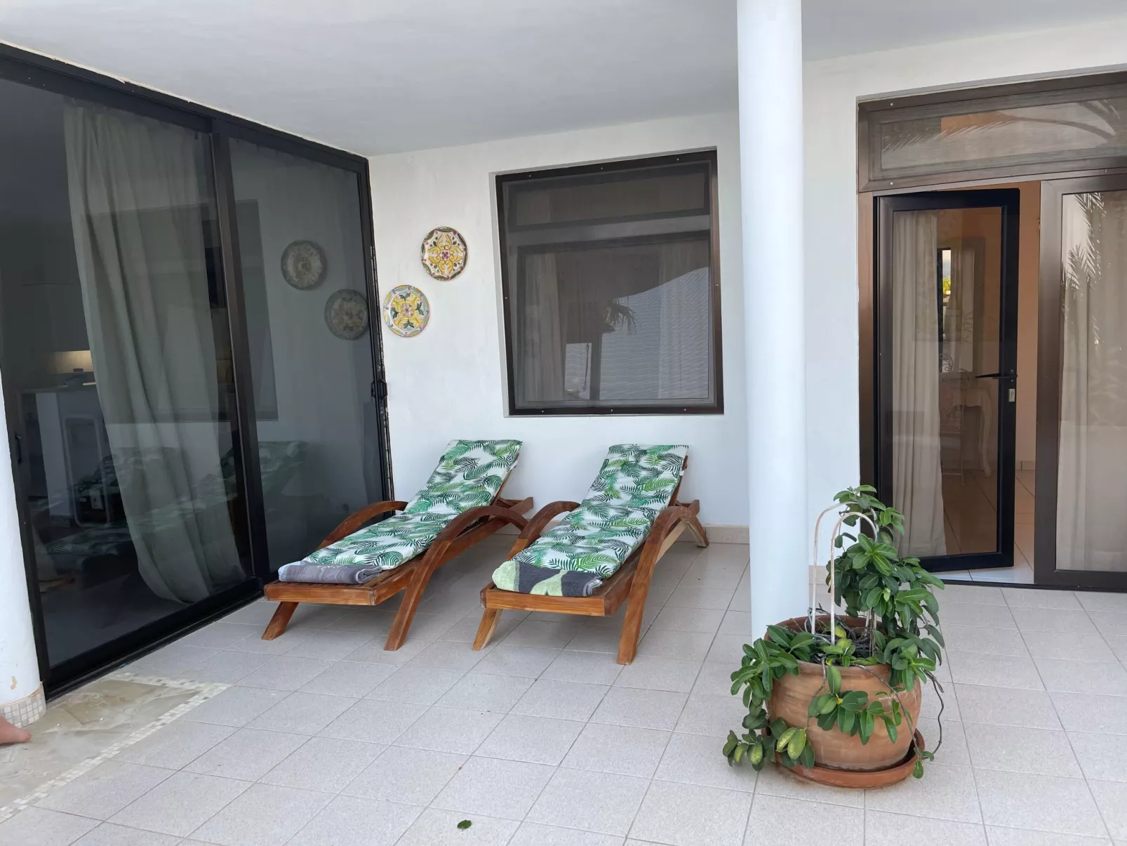 Appartement mit Blick auf das Wasser-Image-tags.info