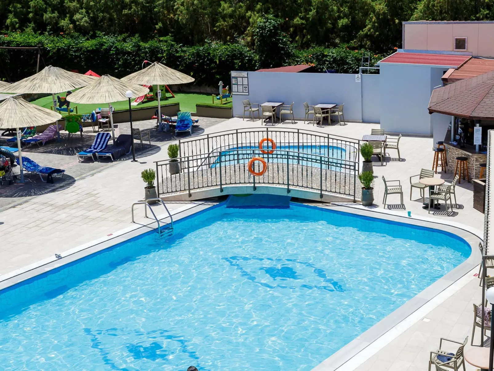 Wohnung in Kato Gouves mit Balkon, Seitenblick-Image-tags.info