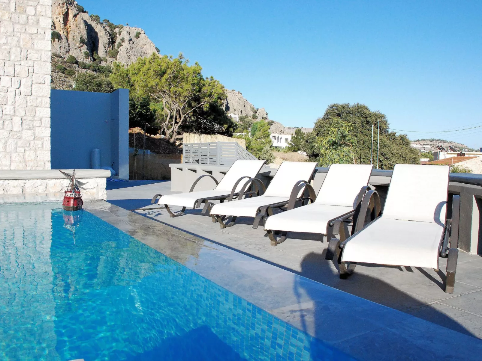 Villa CostaMare - Luxuriöse, neu gebaute Steinvilla-Buiten