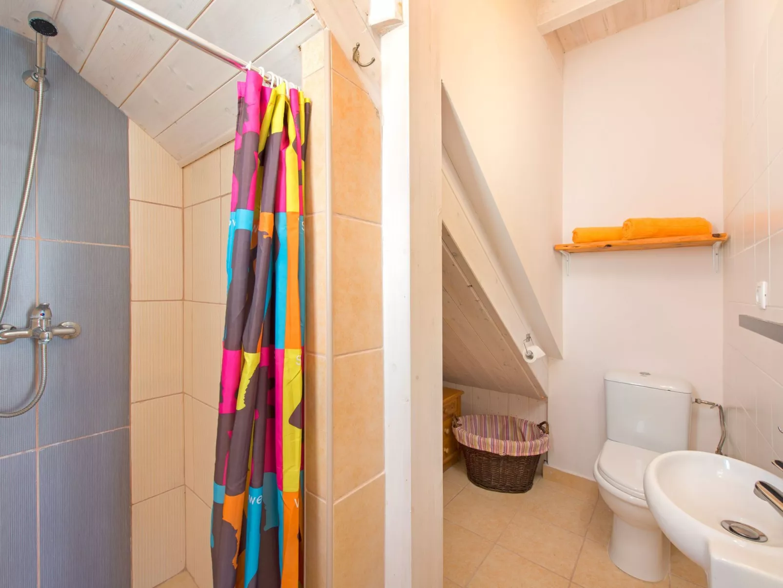 Haus in Kolympia mit Garten und schöner Aussicht-Binnen