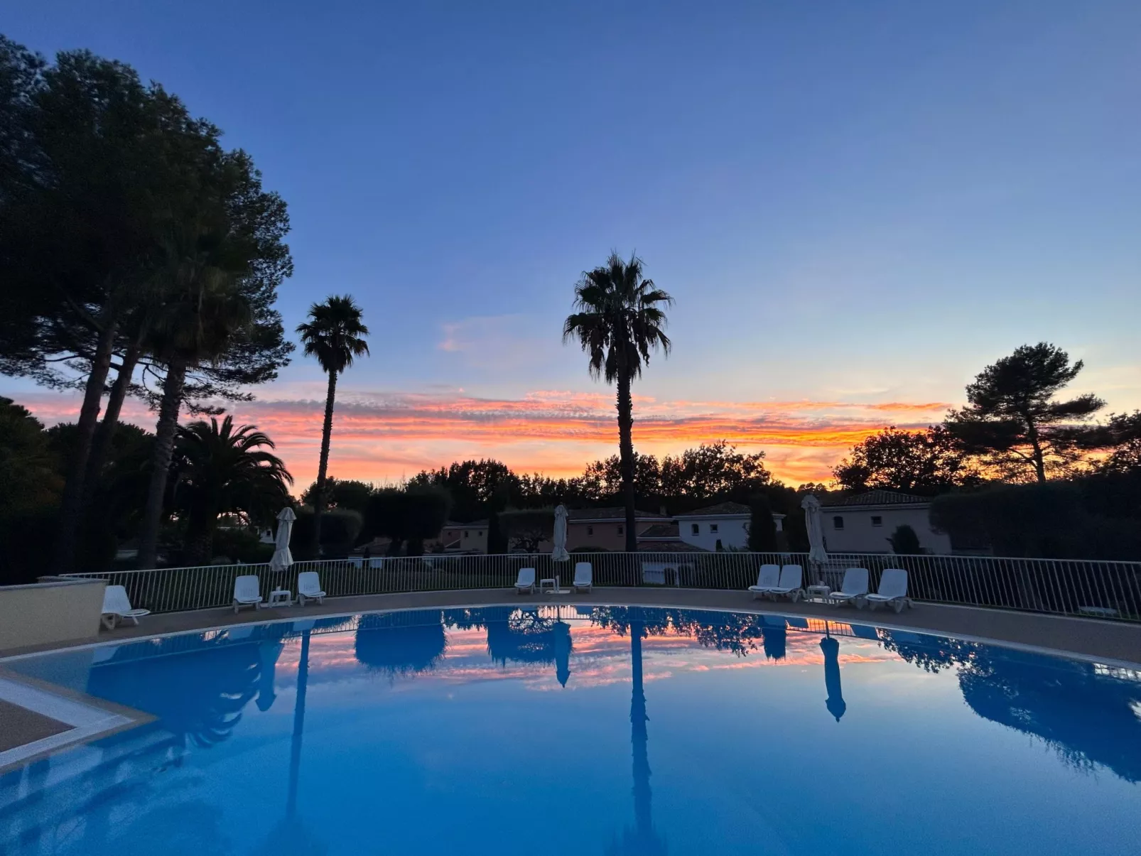 Wohnung in Mougins mit Gepflegtem Garten - Buiten