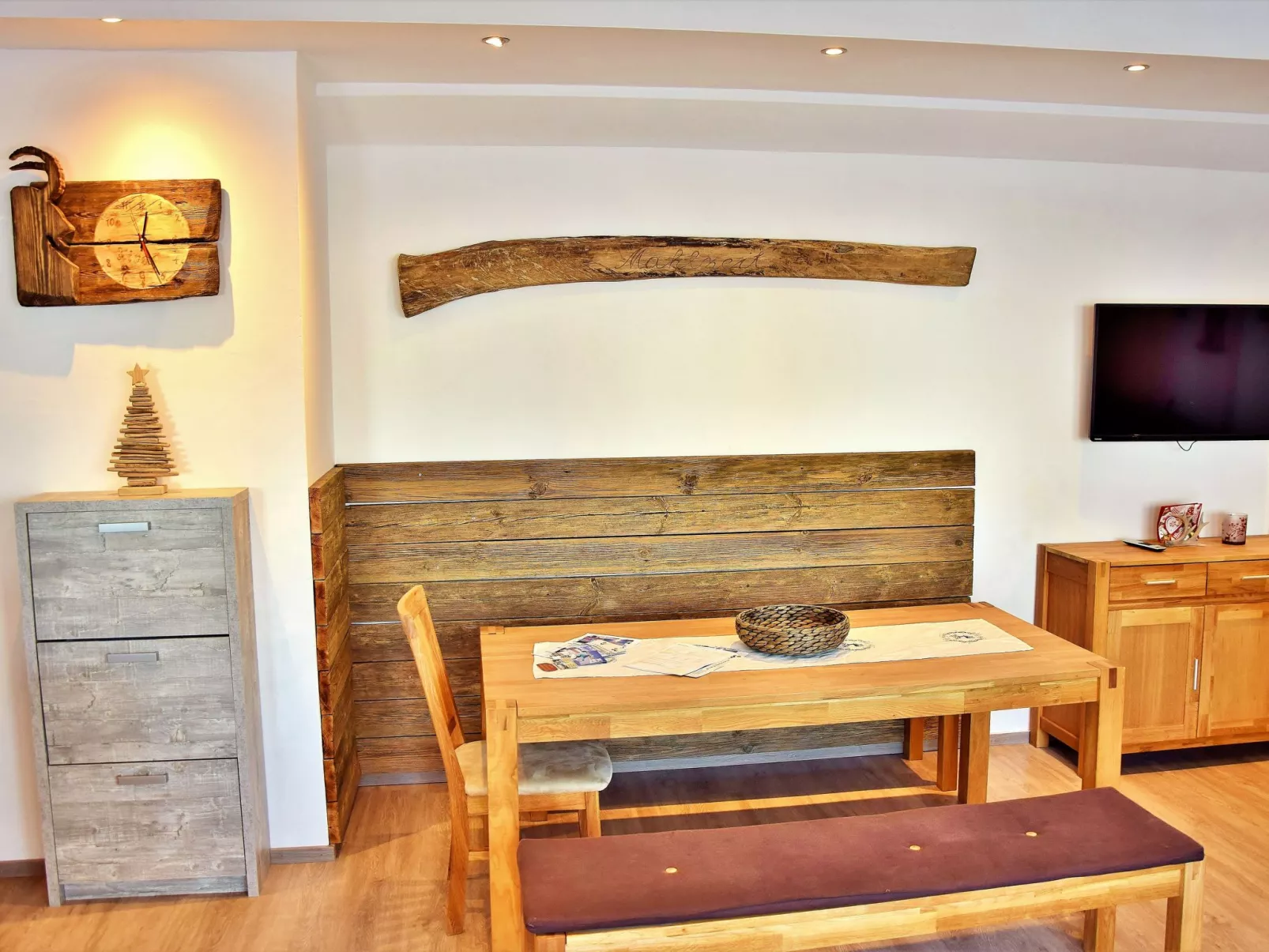 Luxuswohnung im Tiroler Almstil-Binnen